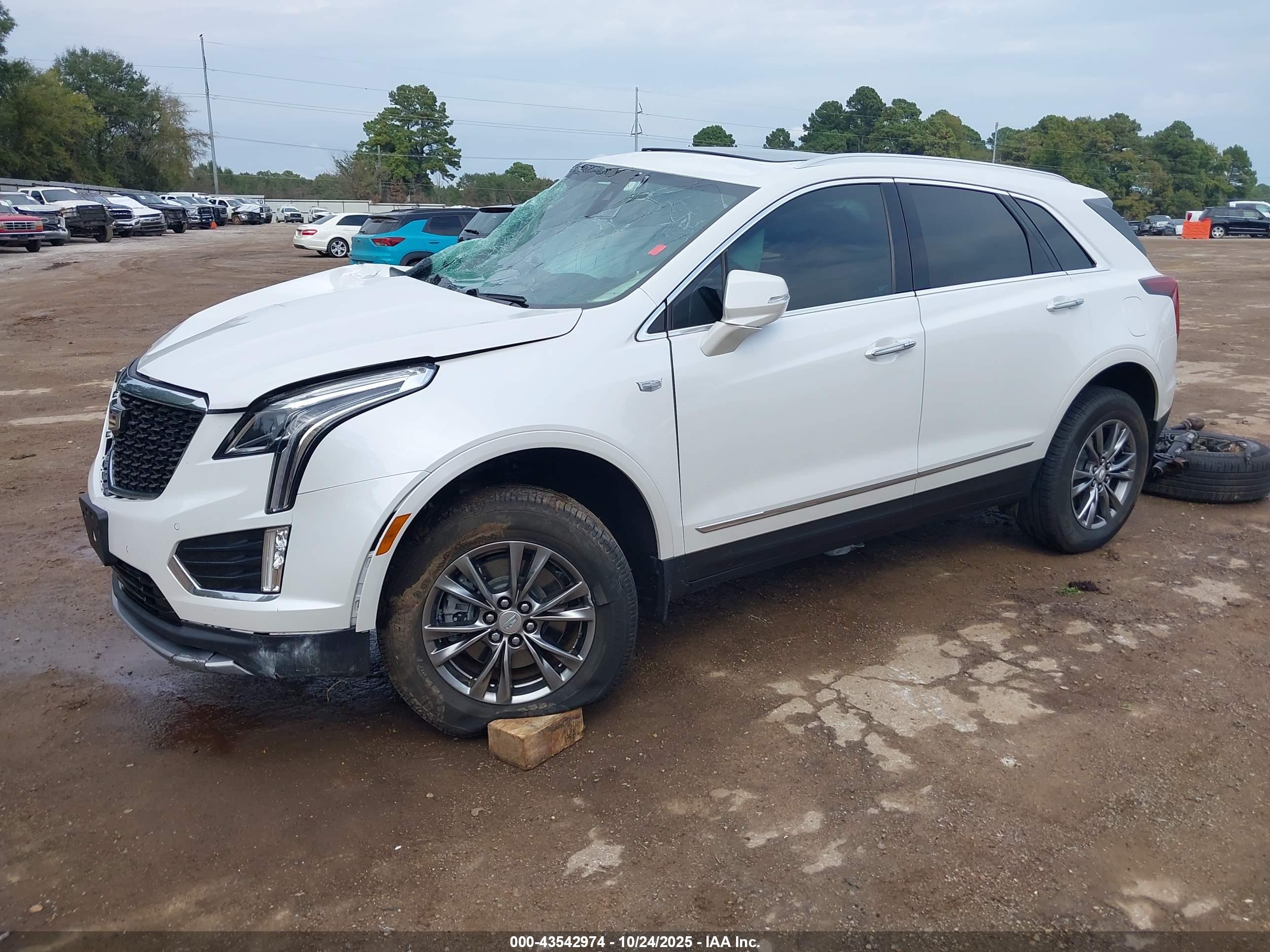 CADILLAC XT5 image 2