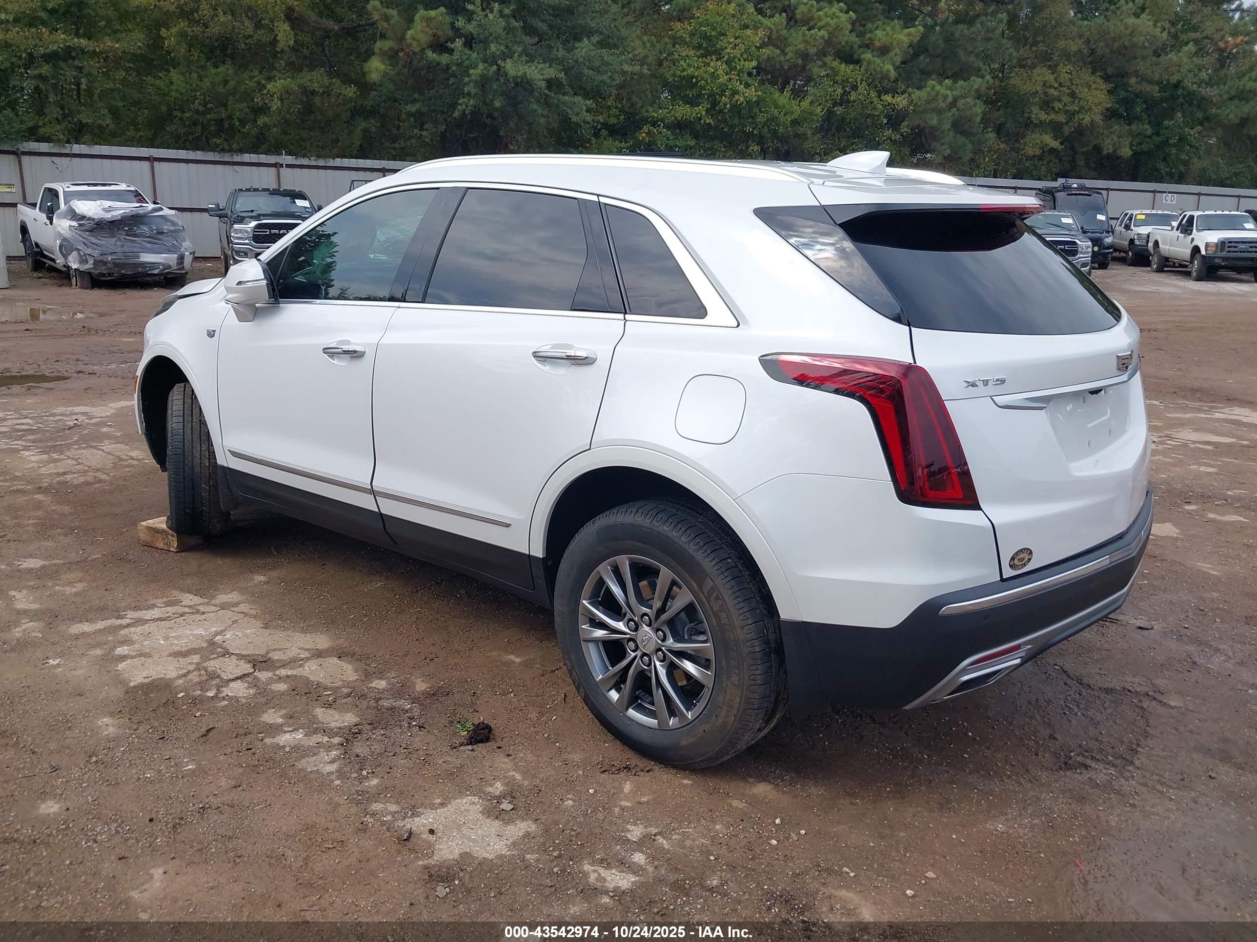CADILLAC XT5 image 3