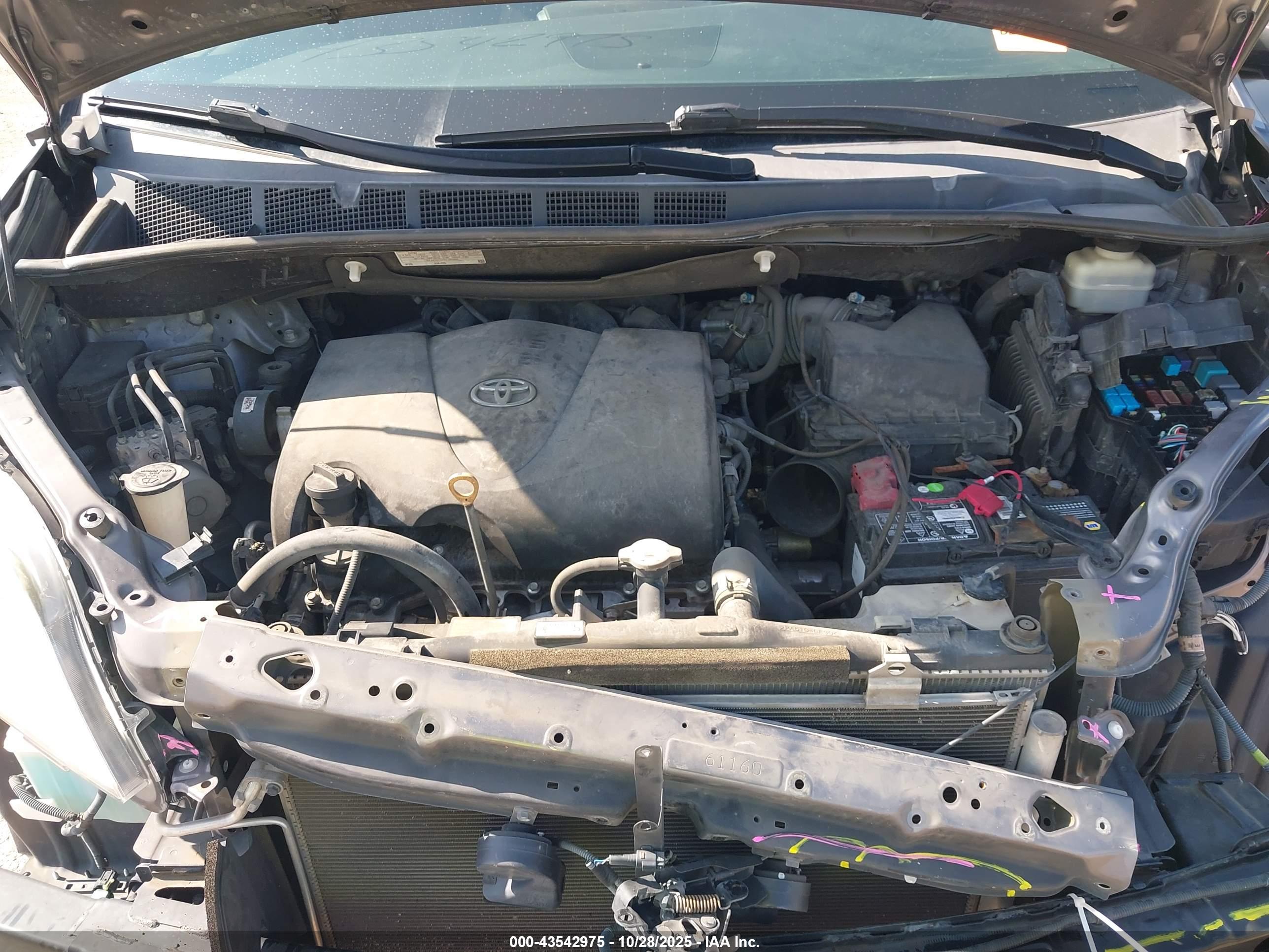 TOYOTA SIENNA image 10