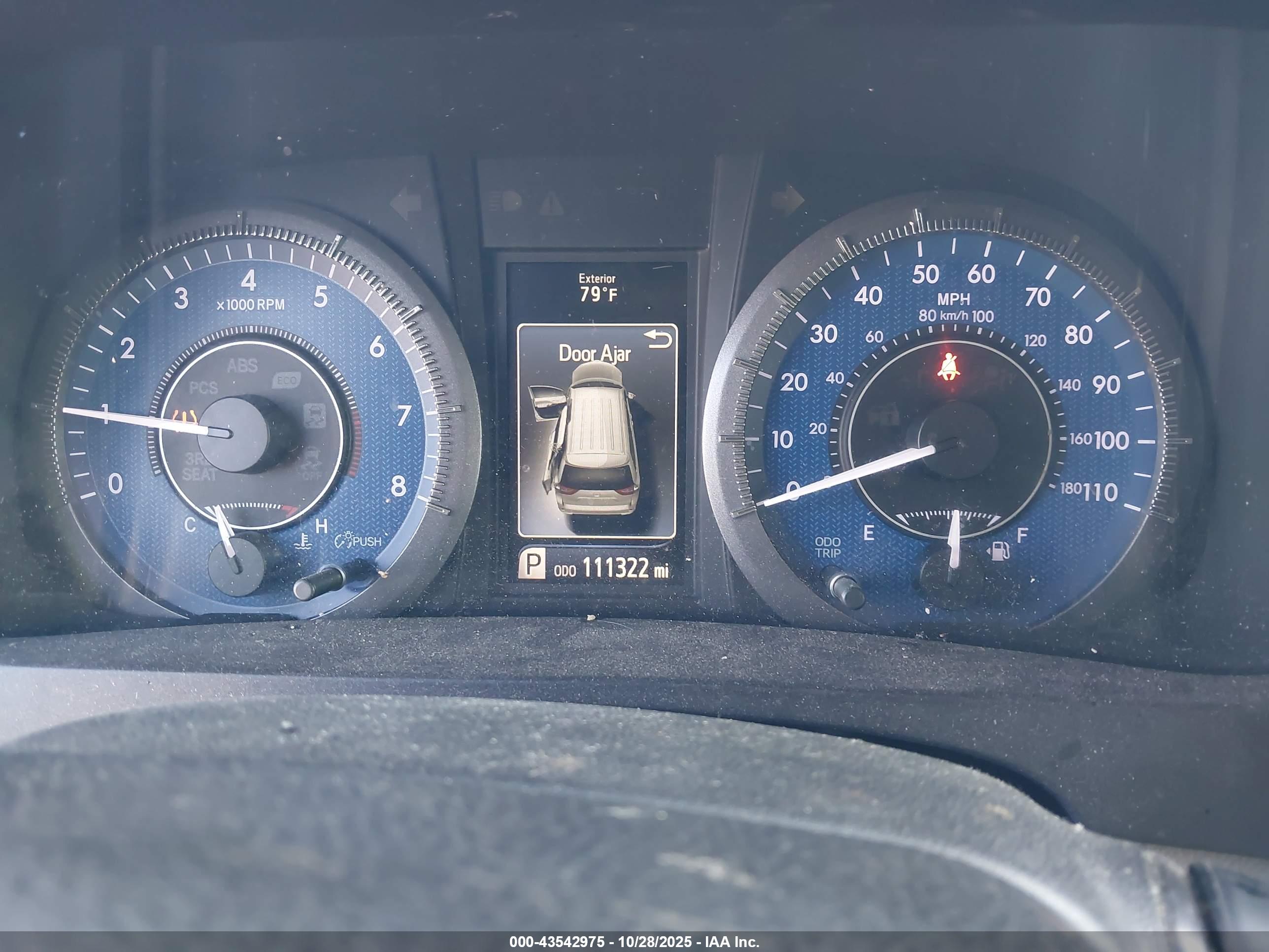 TOYOTA SIENNA image 7