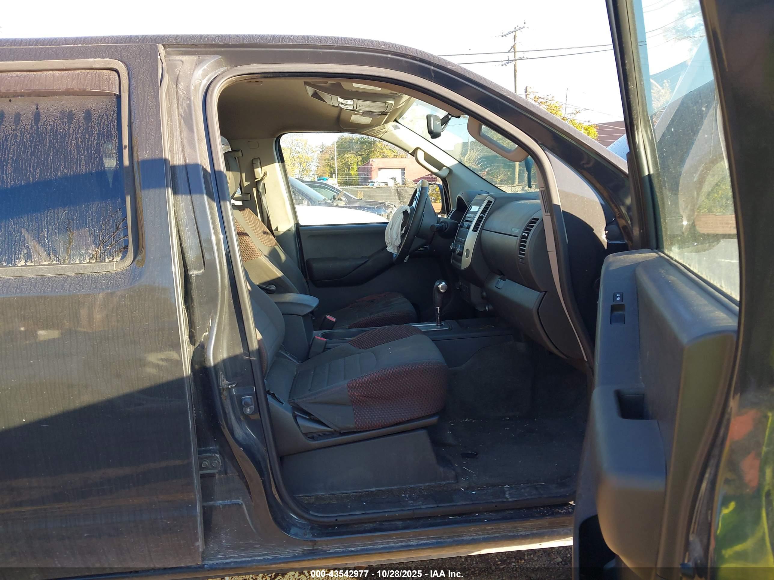 NISSAN FRONTIER image 5