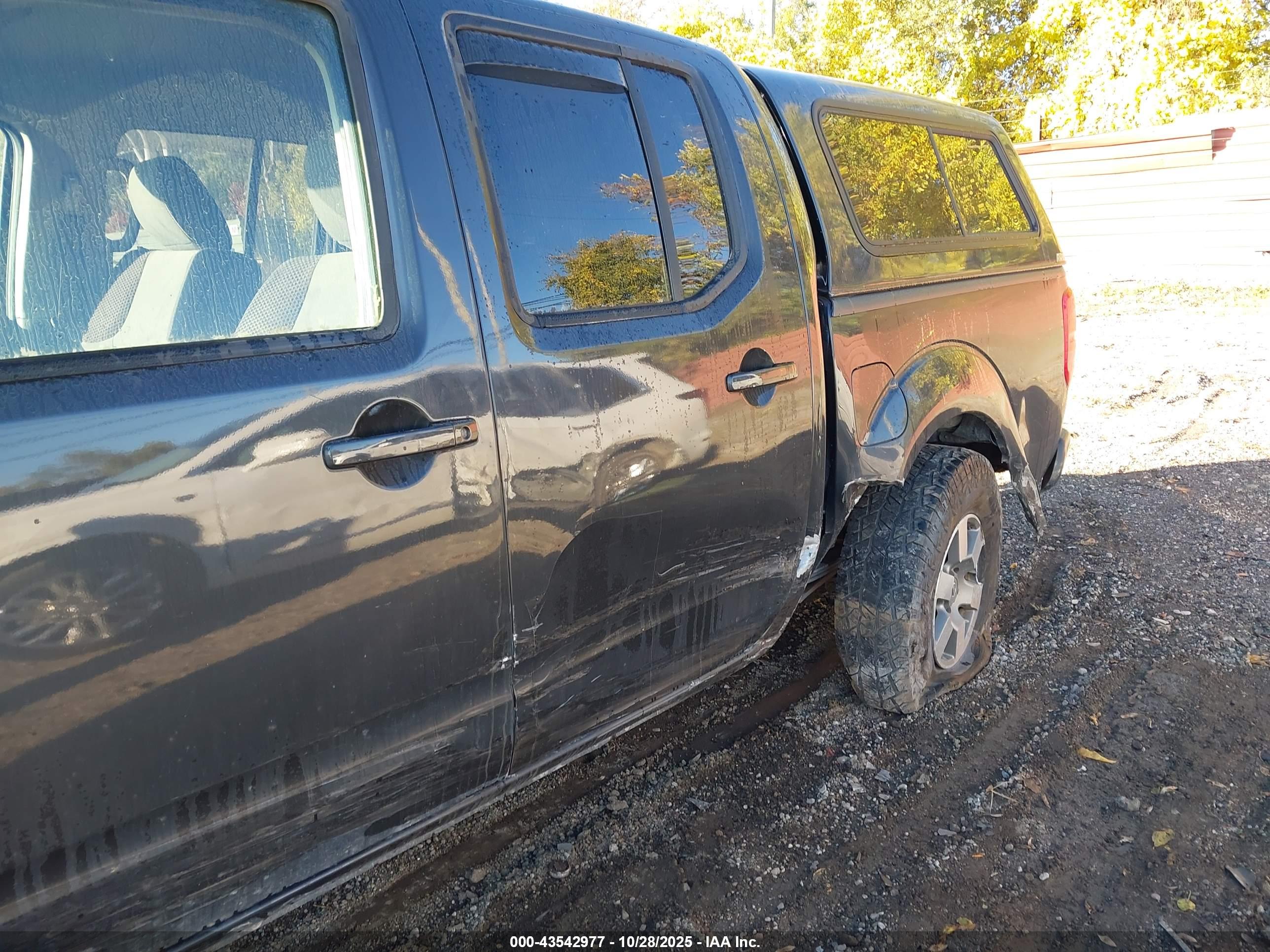 NISSAN FRONTIER image 6