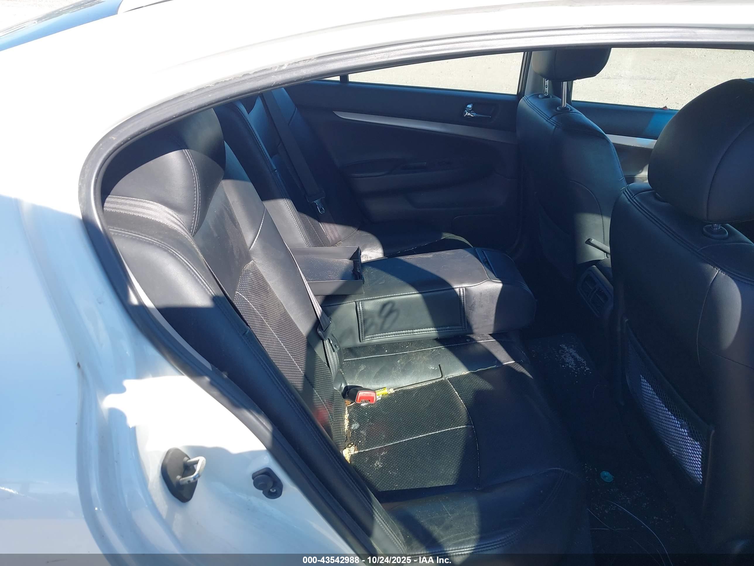 INFINITI G37X image 8