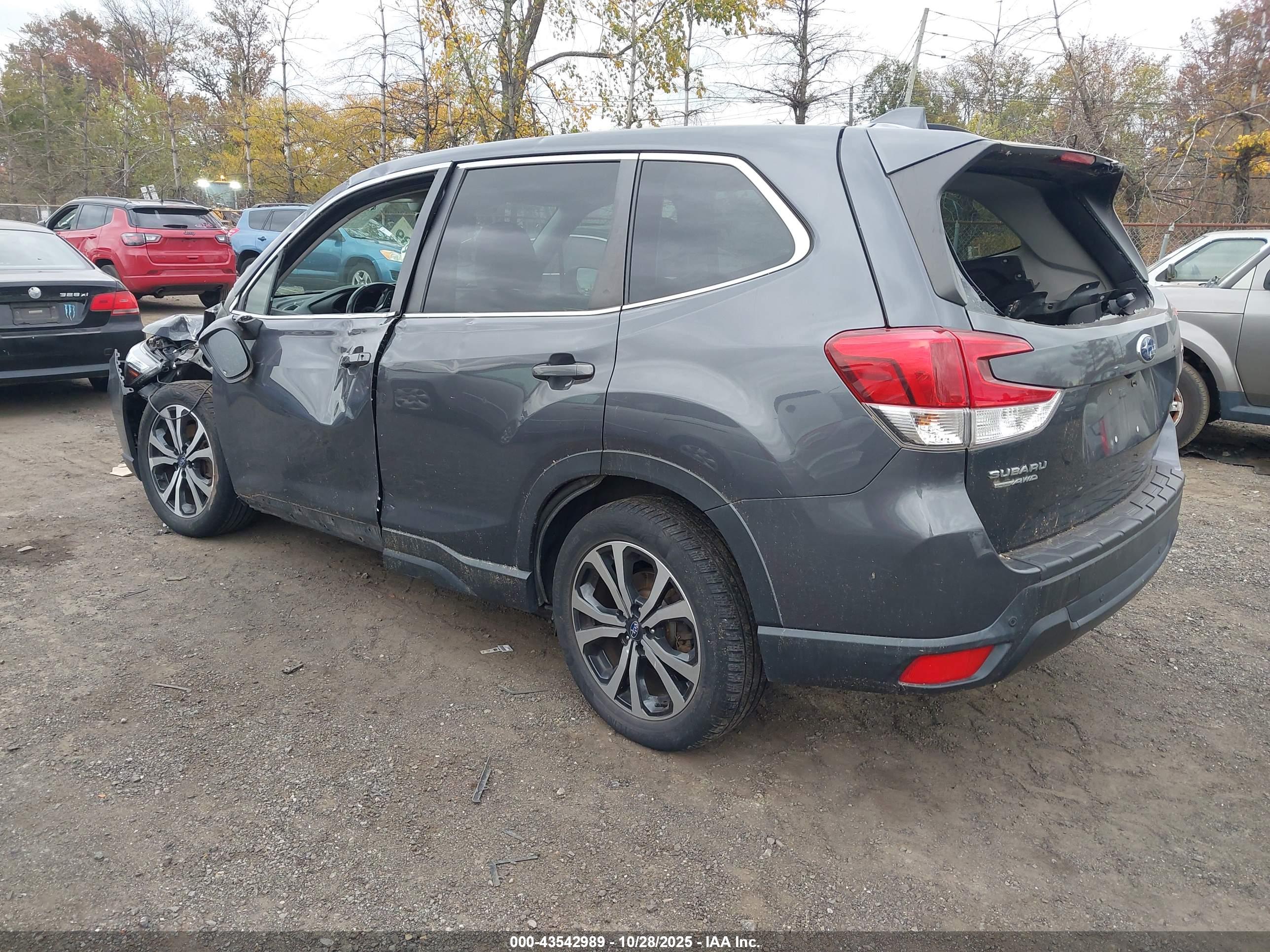 SUBARU FORESTER image 3