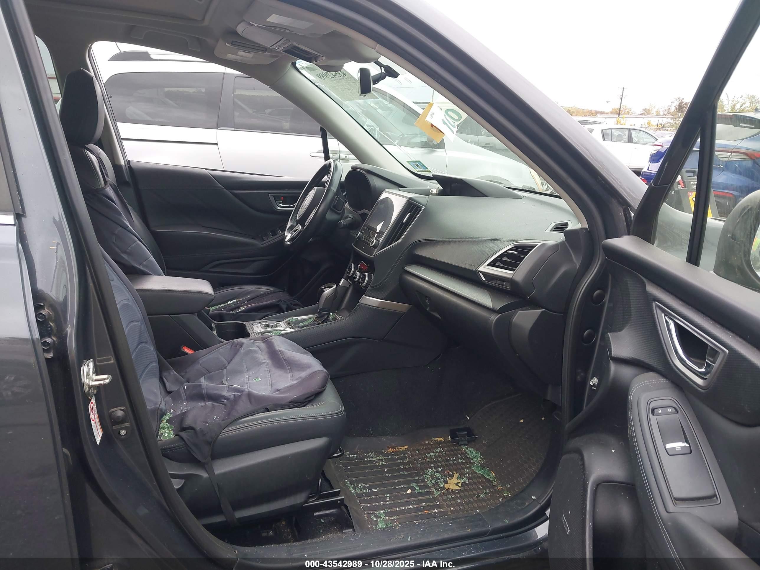 SUBARU FORESTER image 5