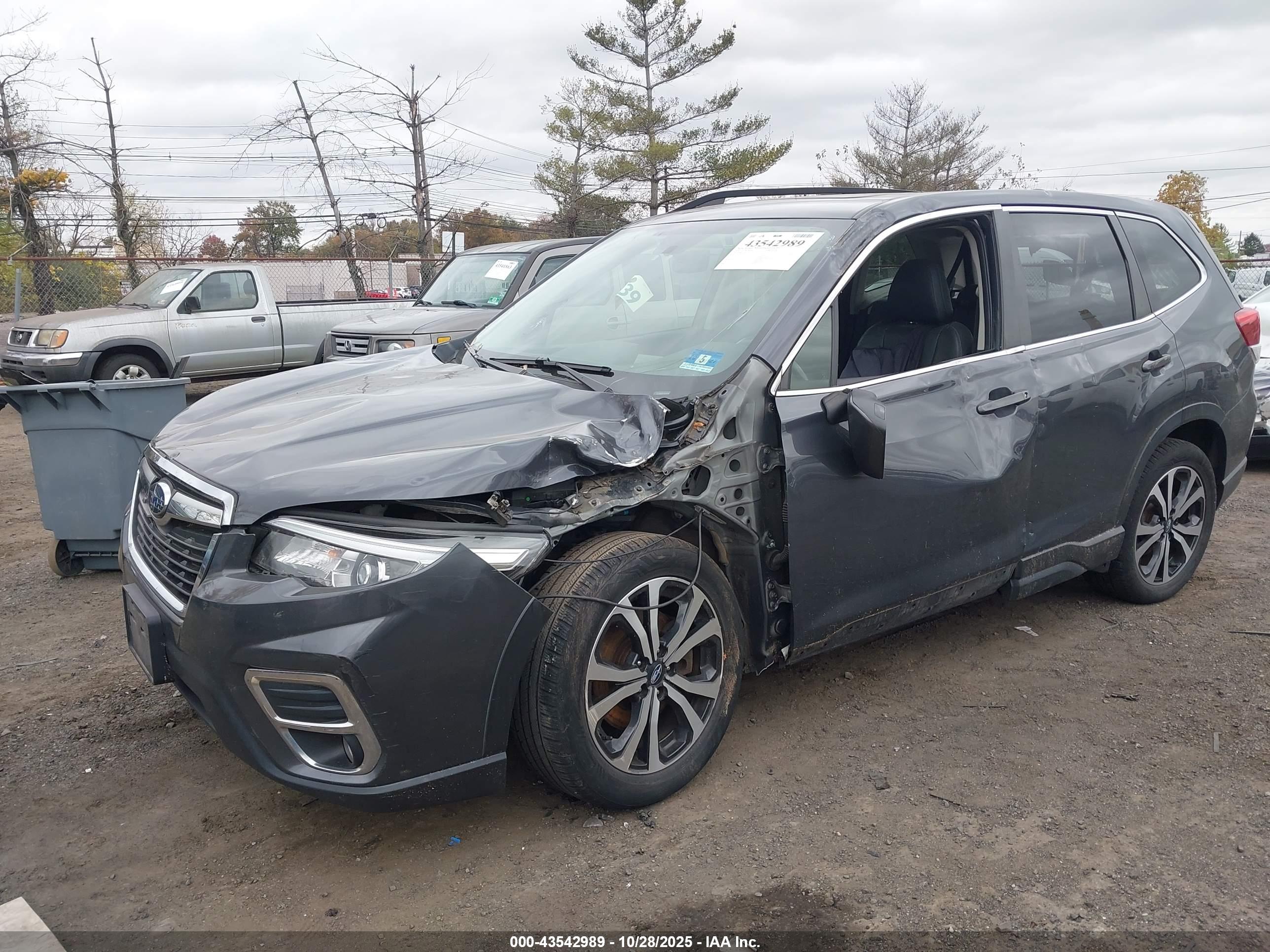 SUBARU FORESTER image 6
