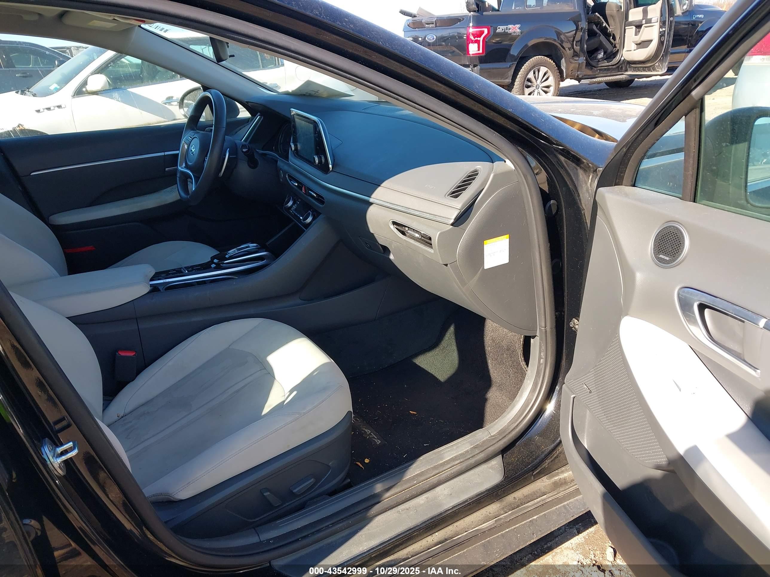 HYUNDAI SONATA image 5