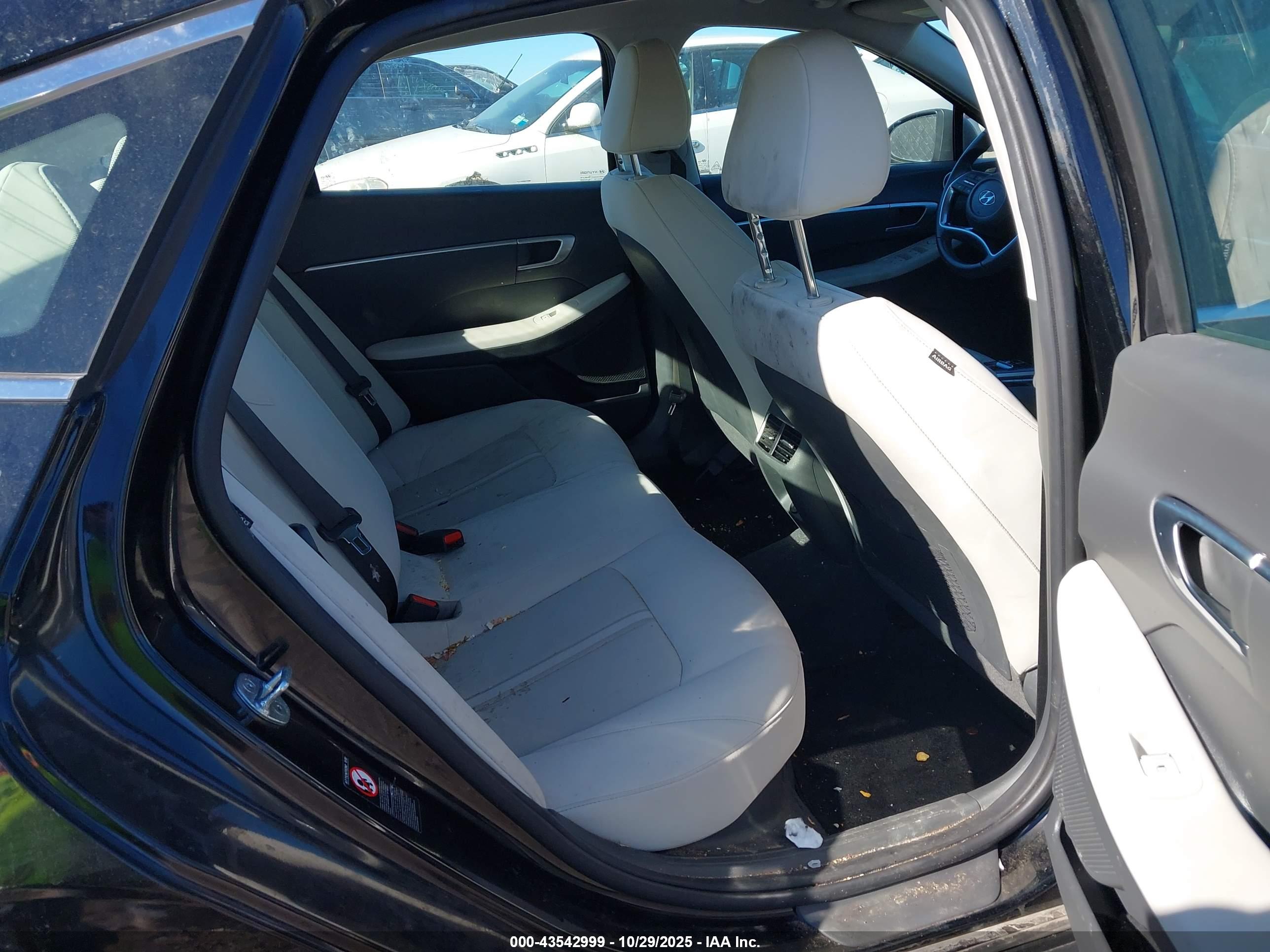 HYUNDAI SONATA image 8