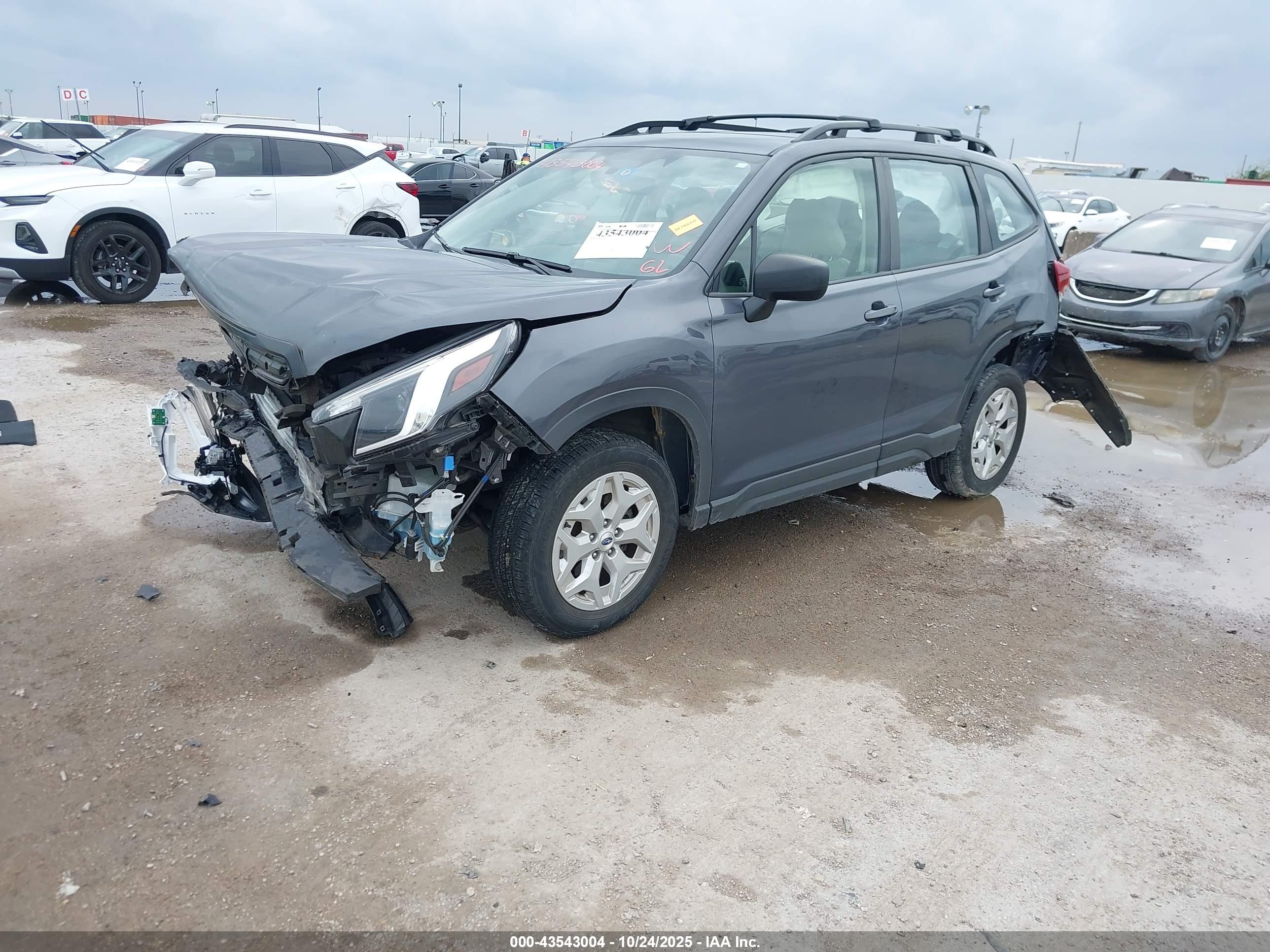 SUBARU FORESTER image 2