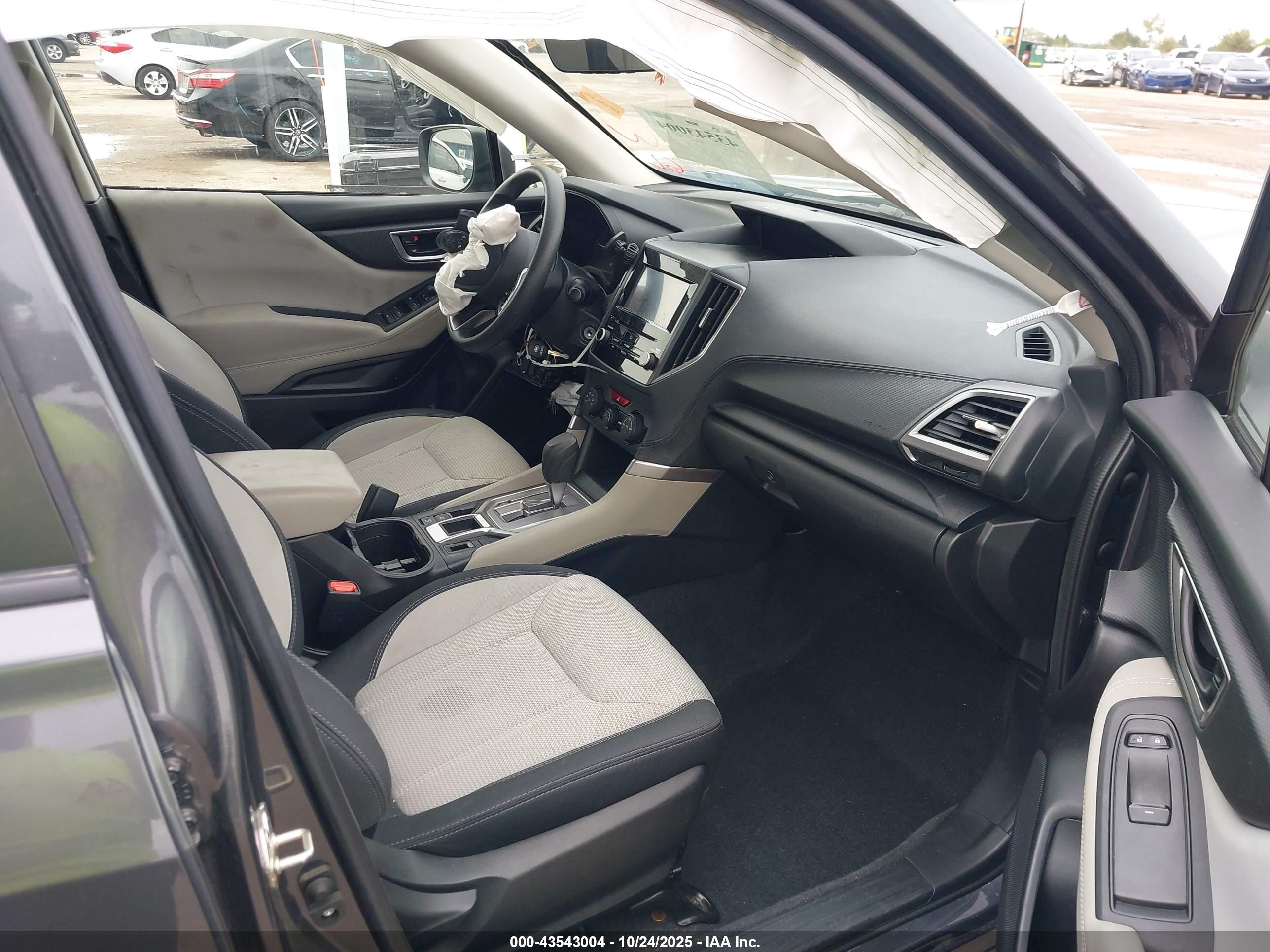 SUBARU FORESTER image 5