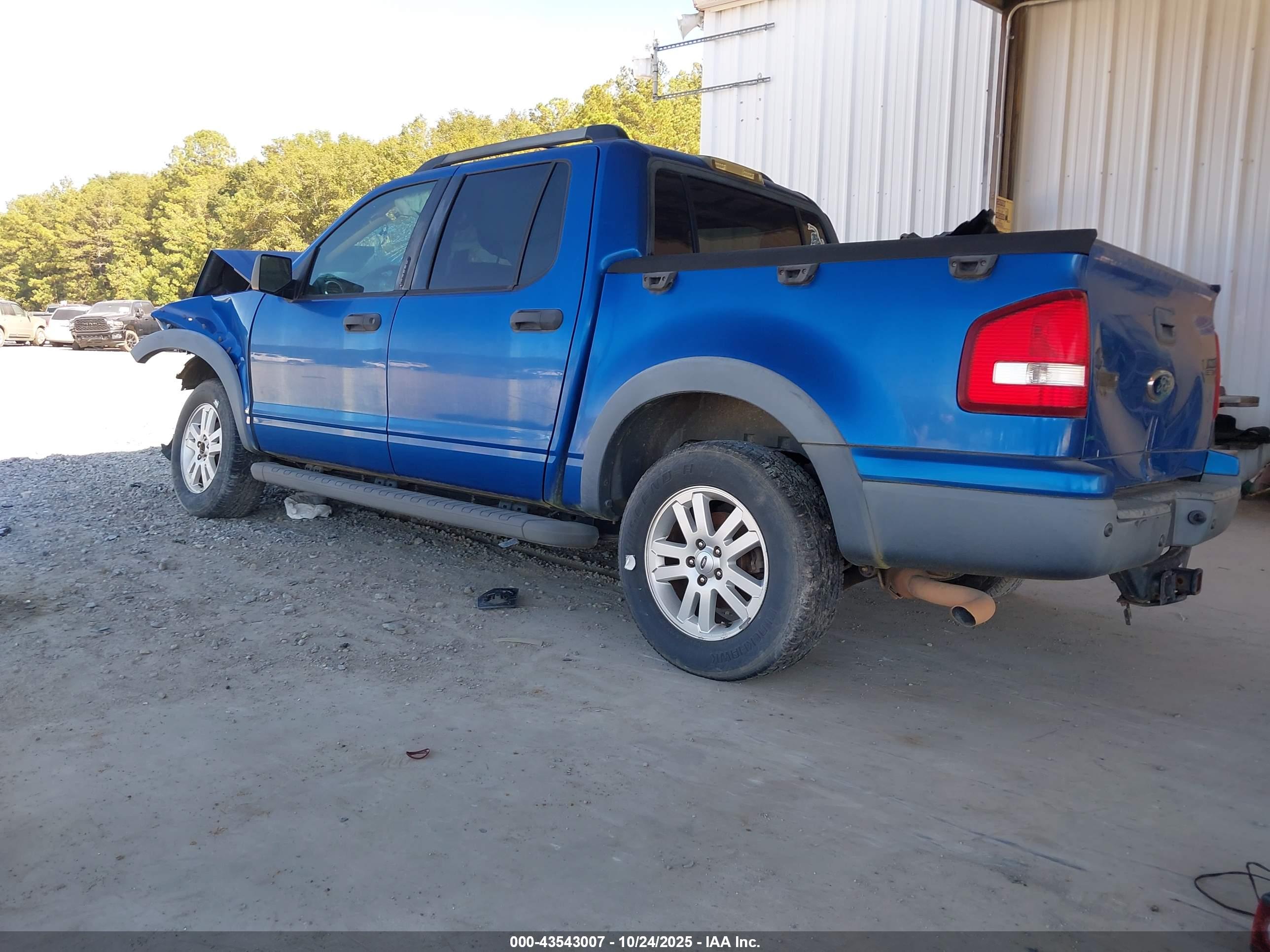 FORD EXPLORER image 3