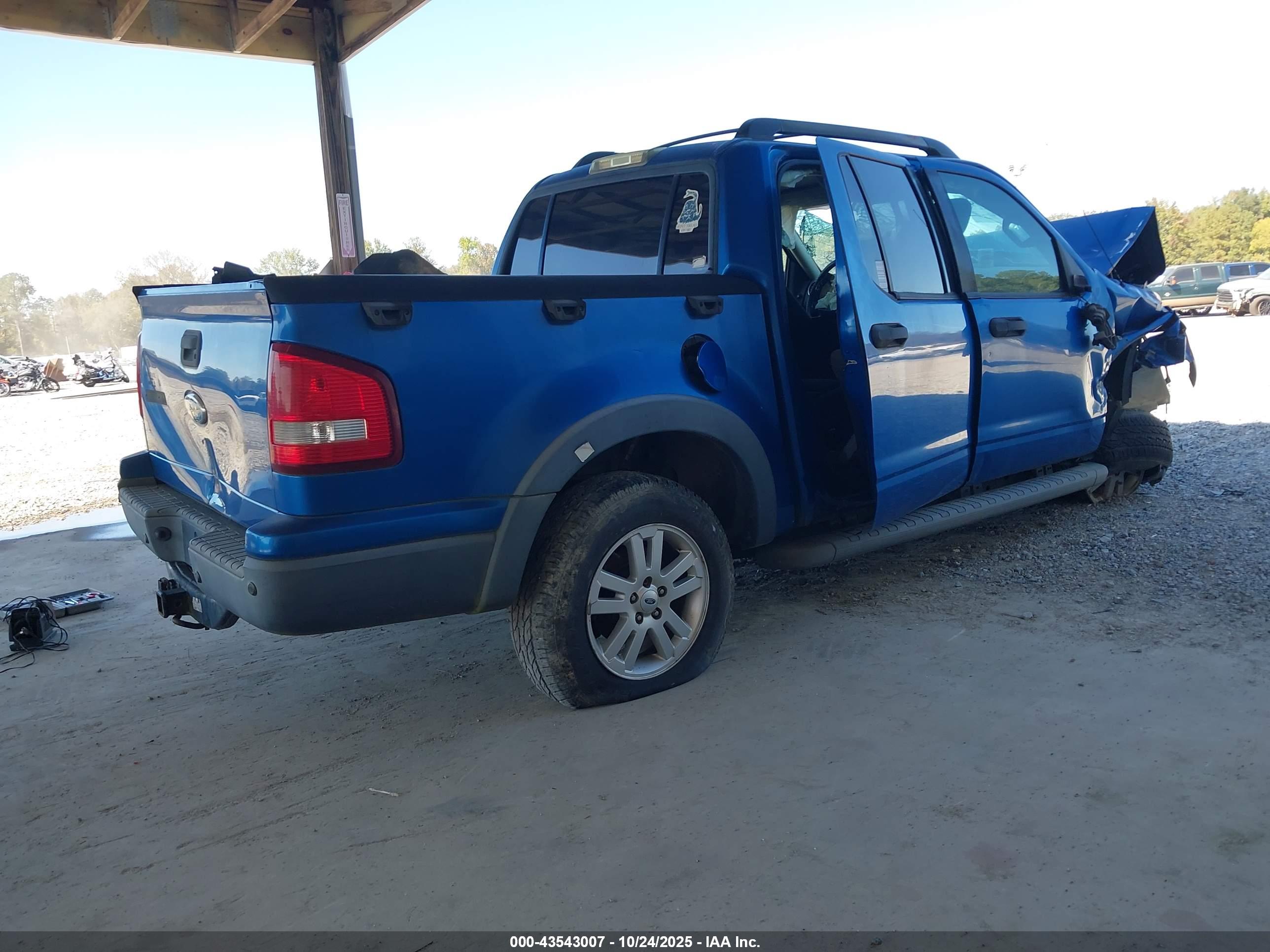 FORD EXPLORER image 4