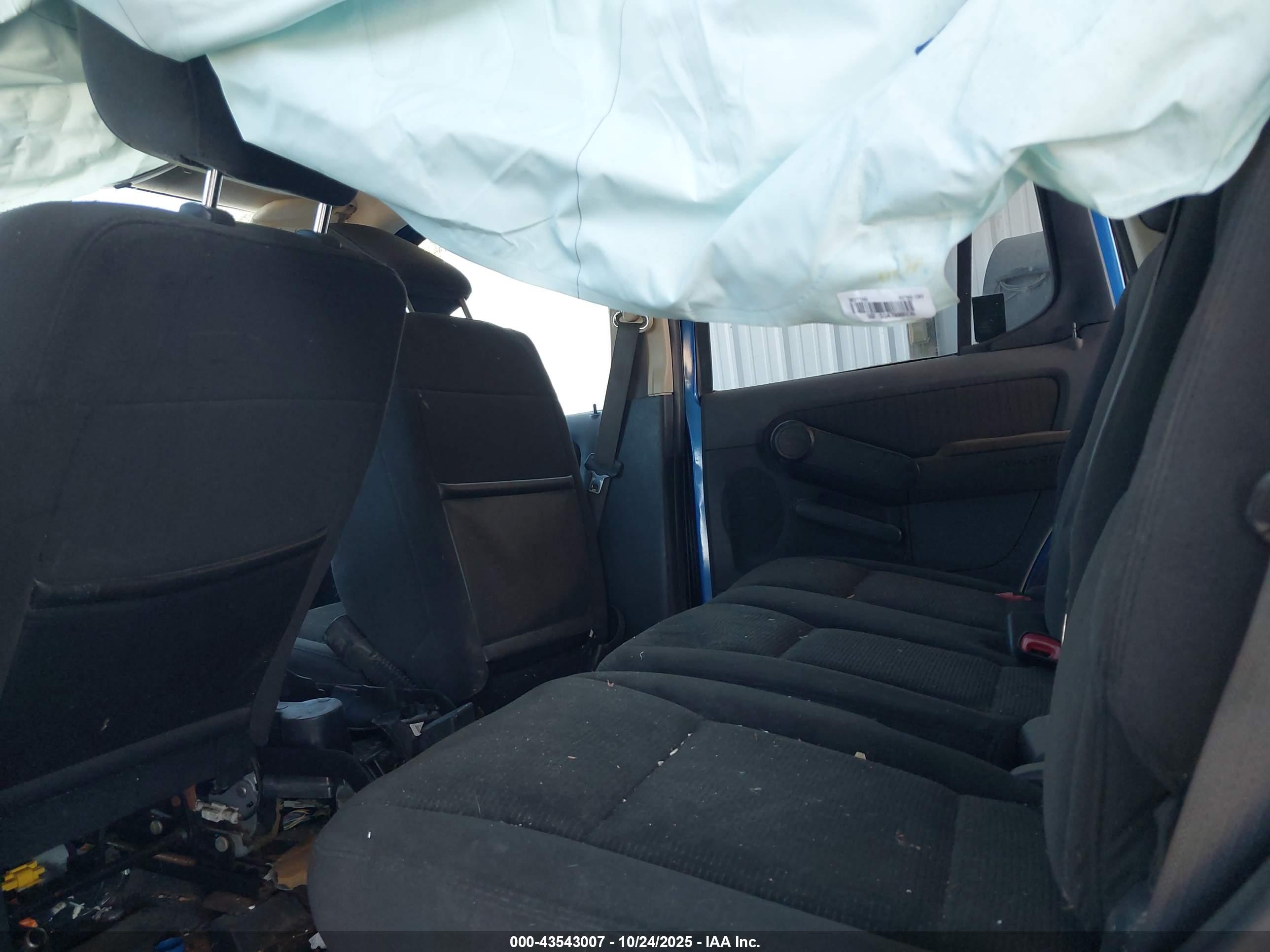 FORD EXPLORER image 8