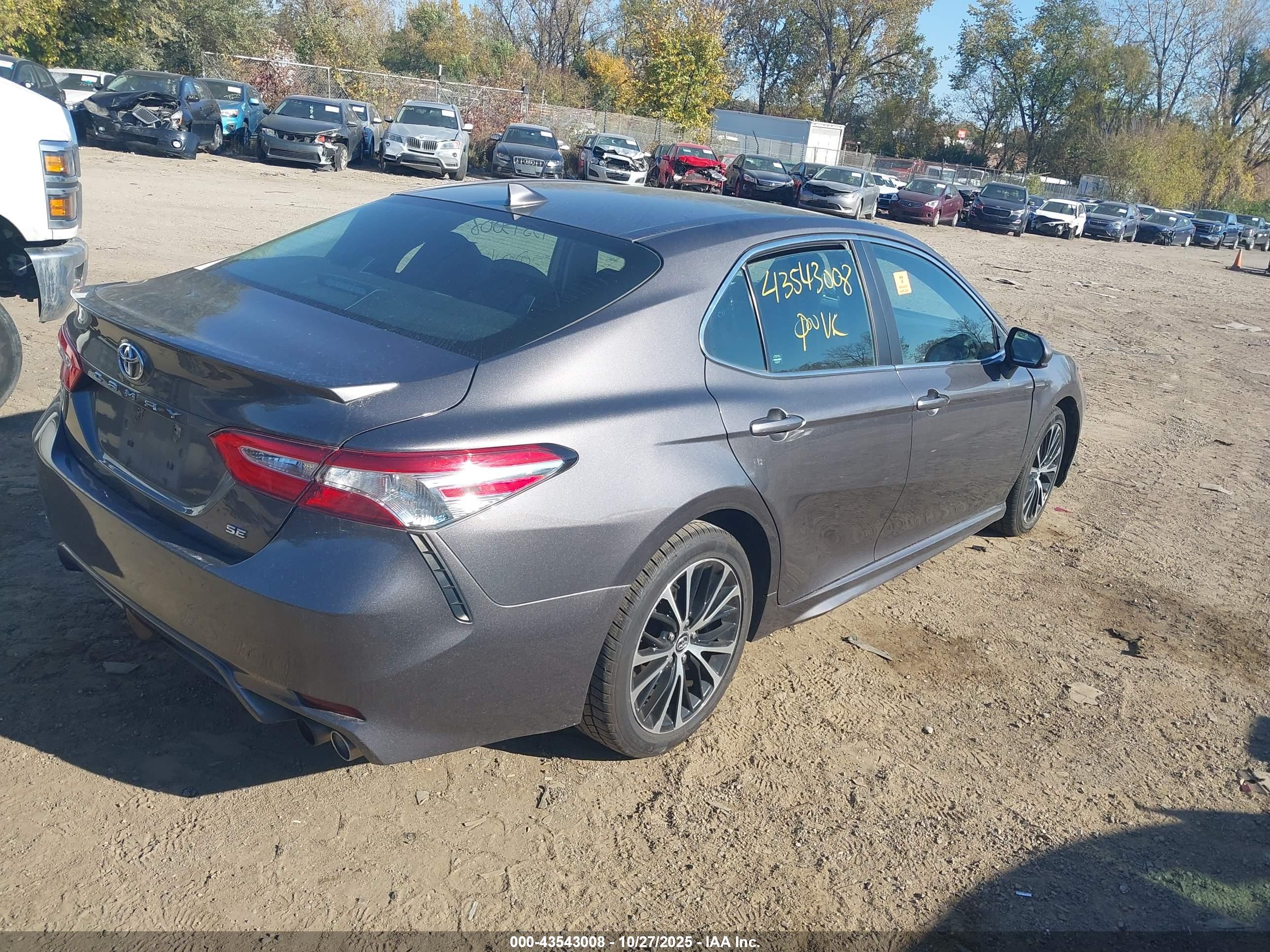 TOYOTA CAMRY image 4