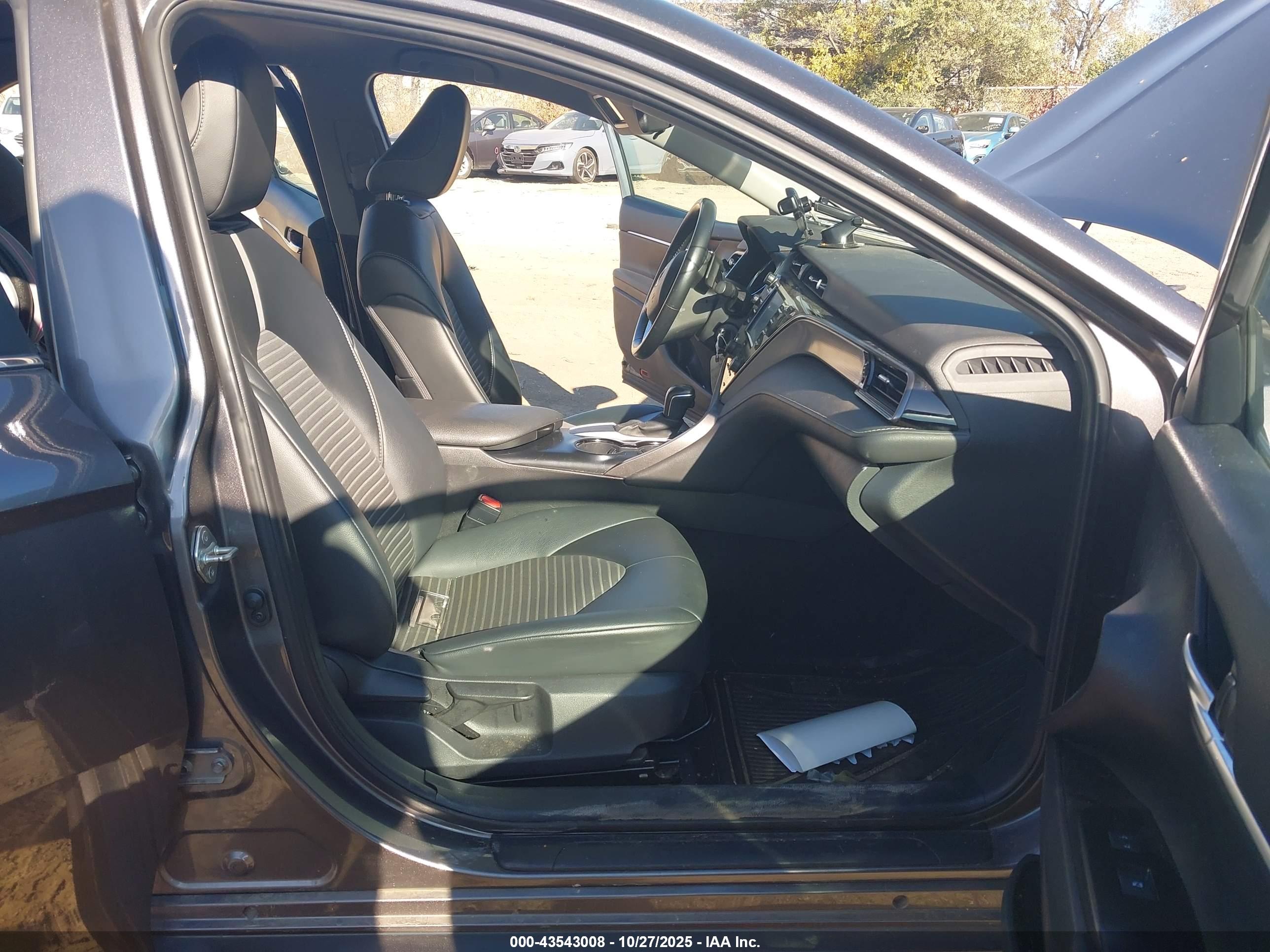 TOYOTA CAMRY image 5
