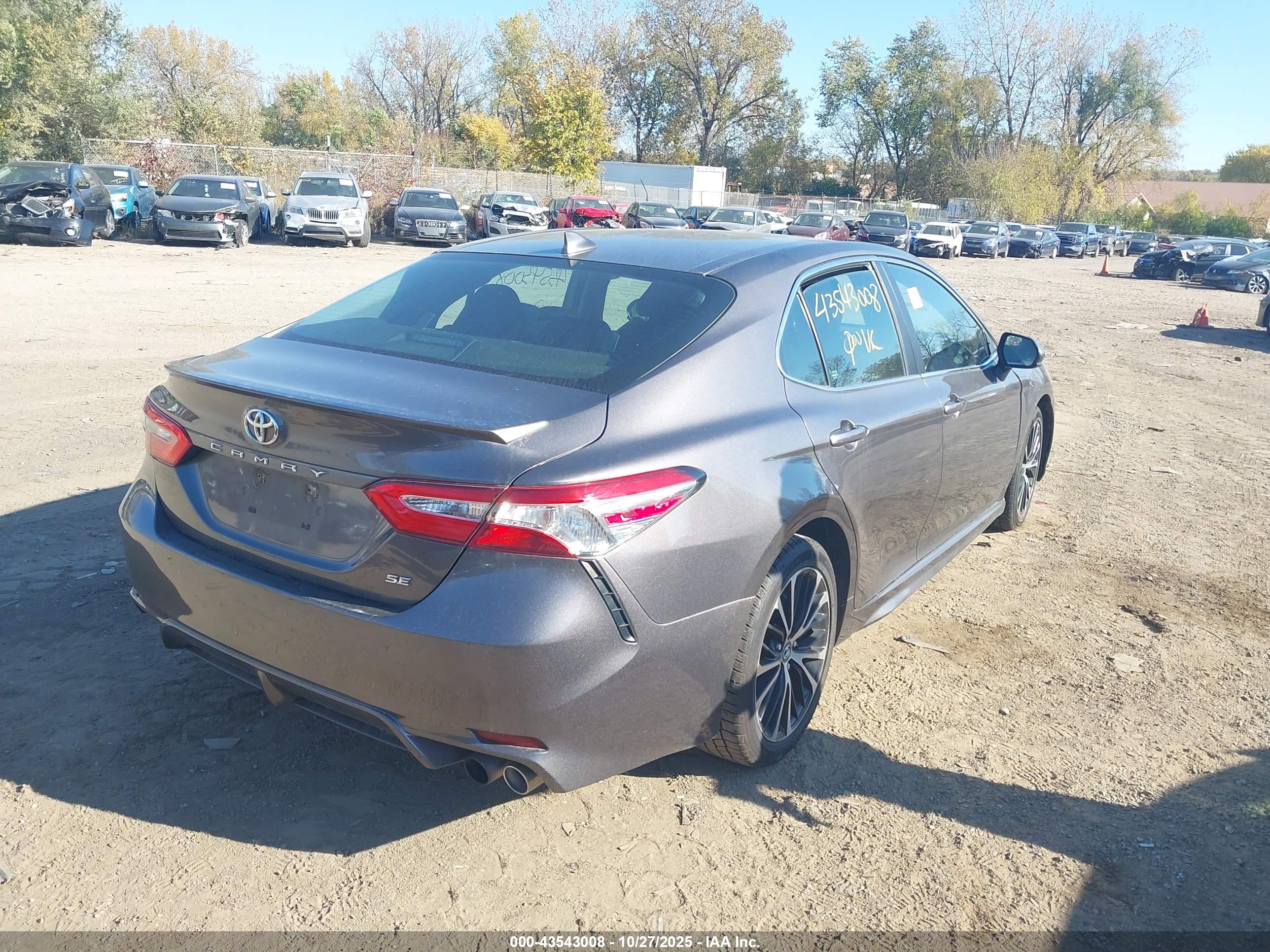TOYOTA CAMRY image 6