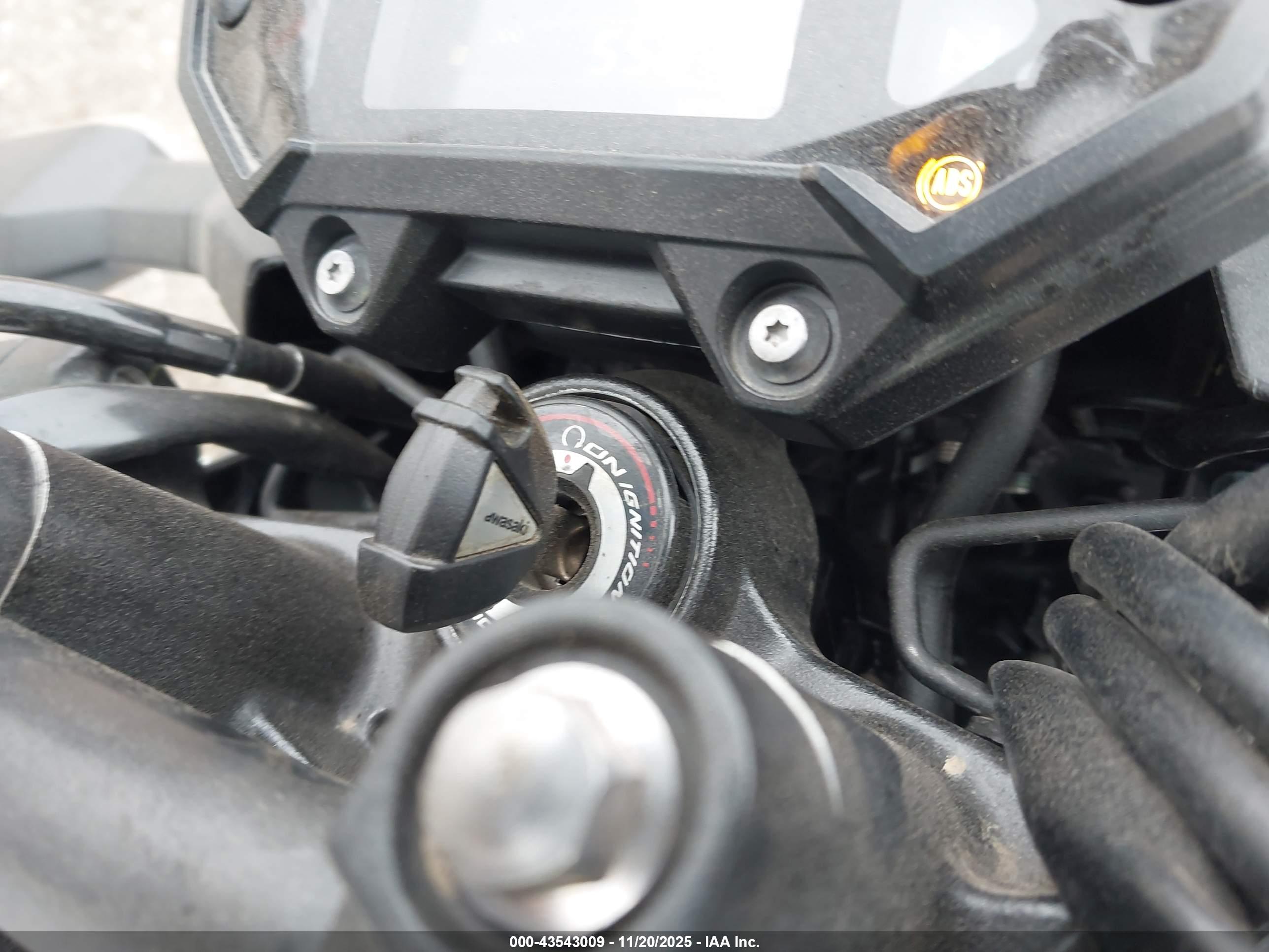 KAWASAKI ER400 image 11