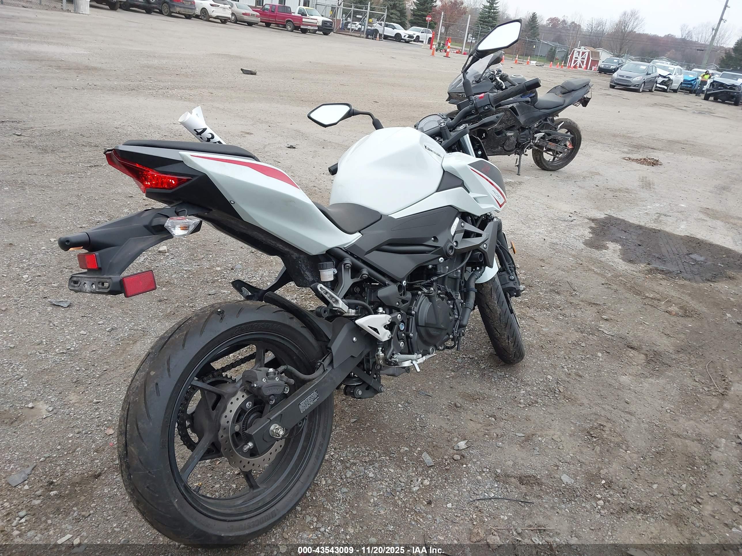 KAWASAKI ER400 image 4
