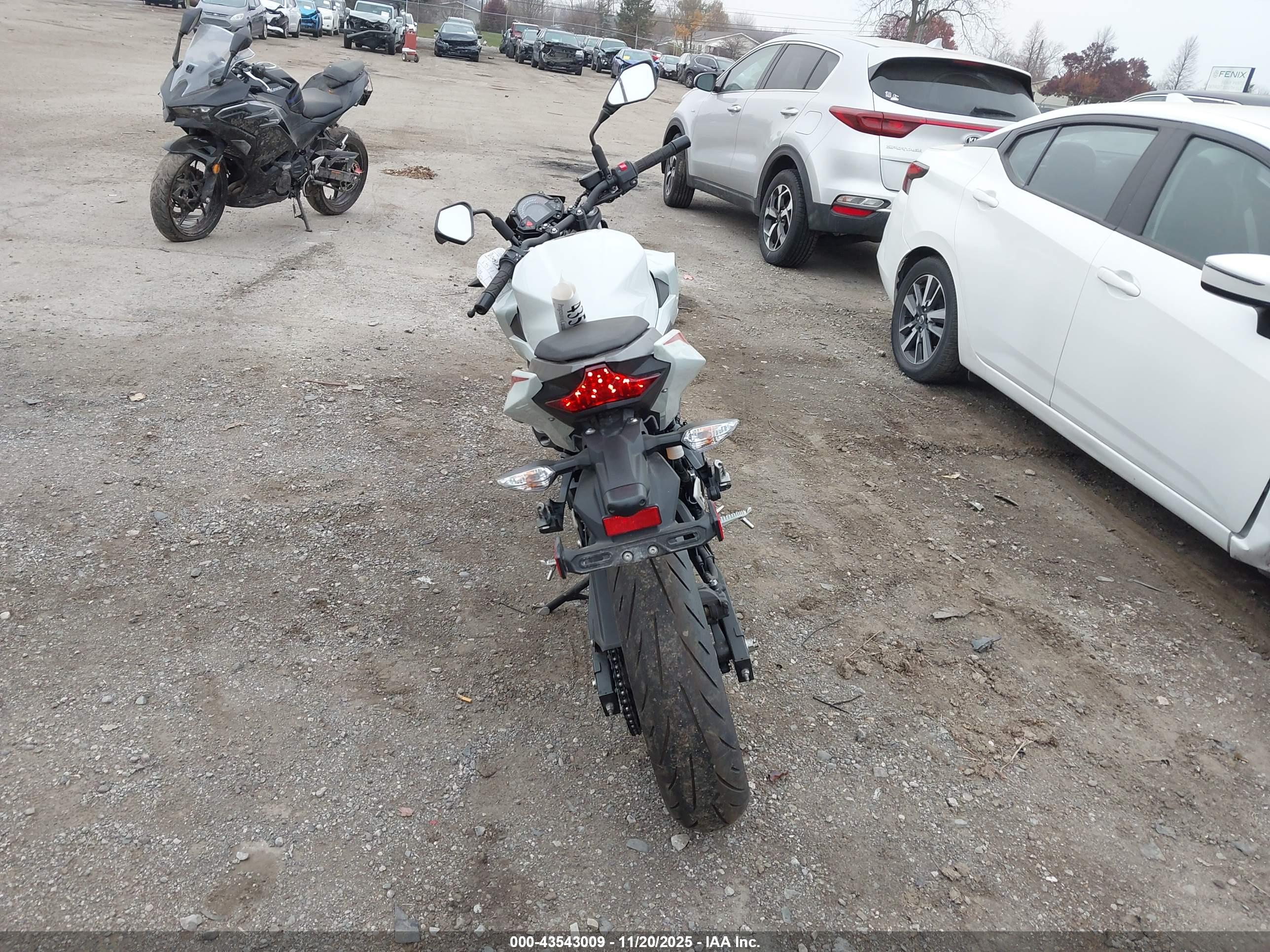 KAWASAKI ER400 image 6