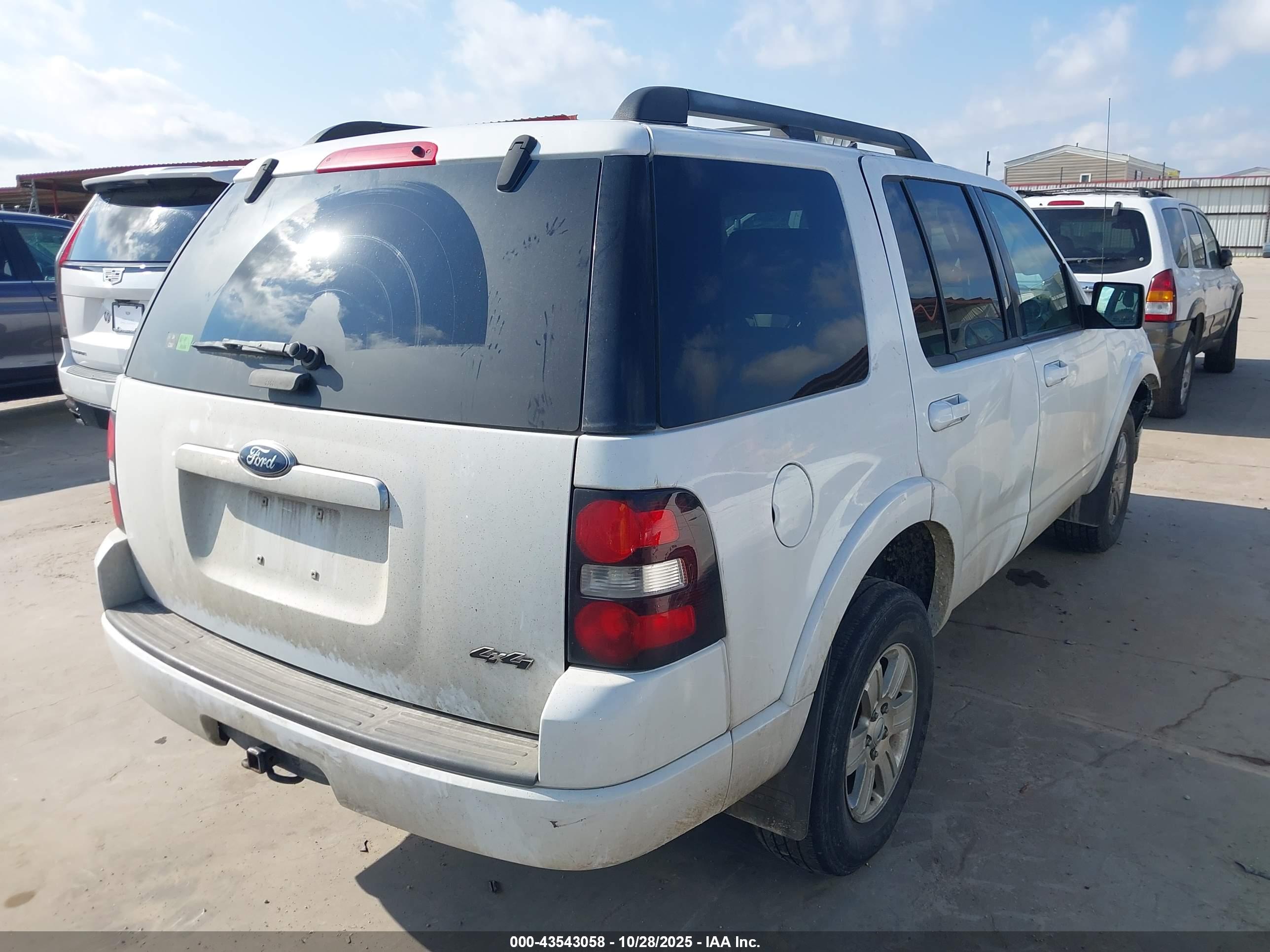FORD EXPLORER image 4