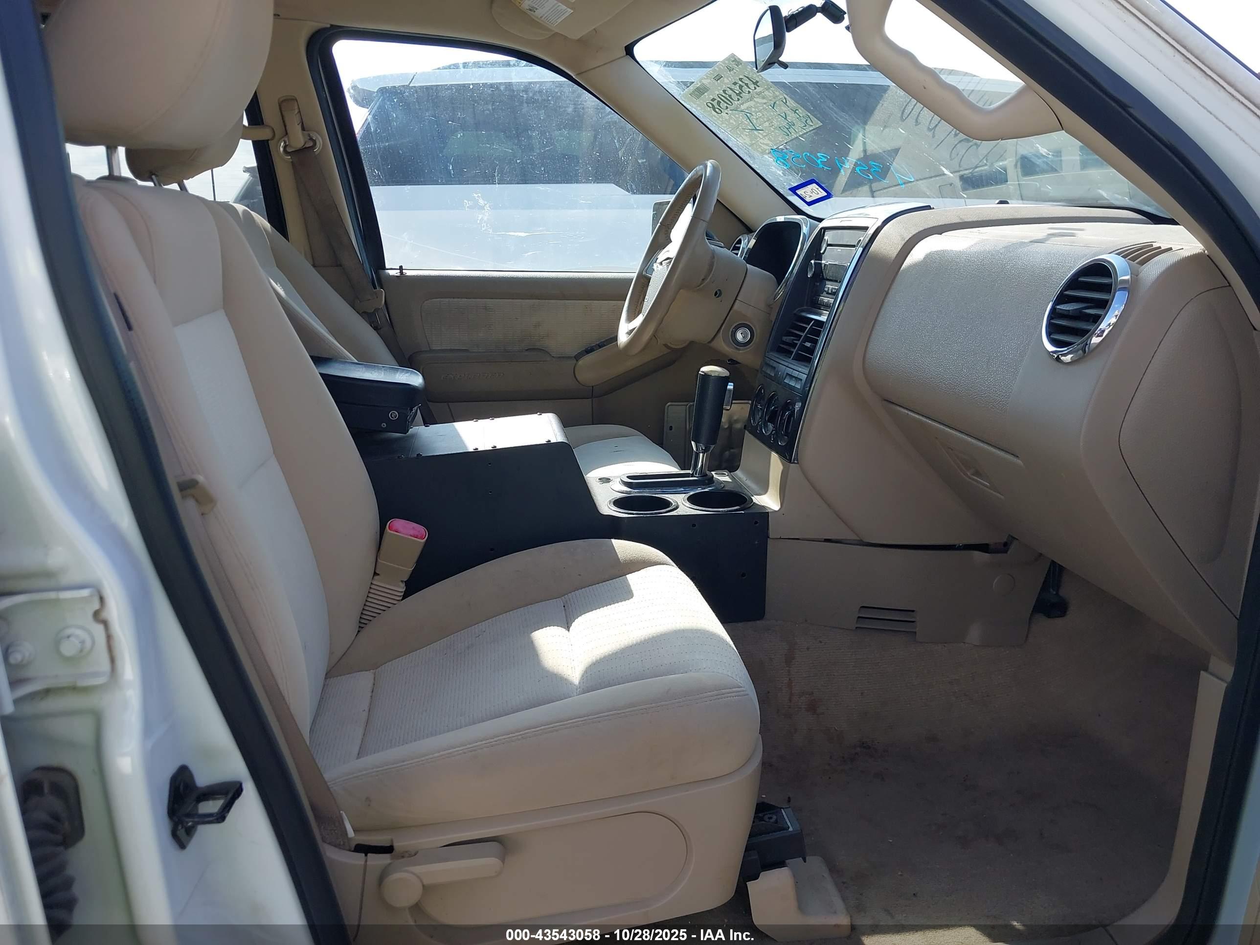 FORD EXPLORER image 5