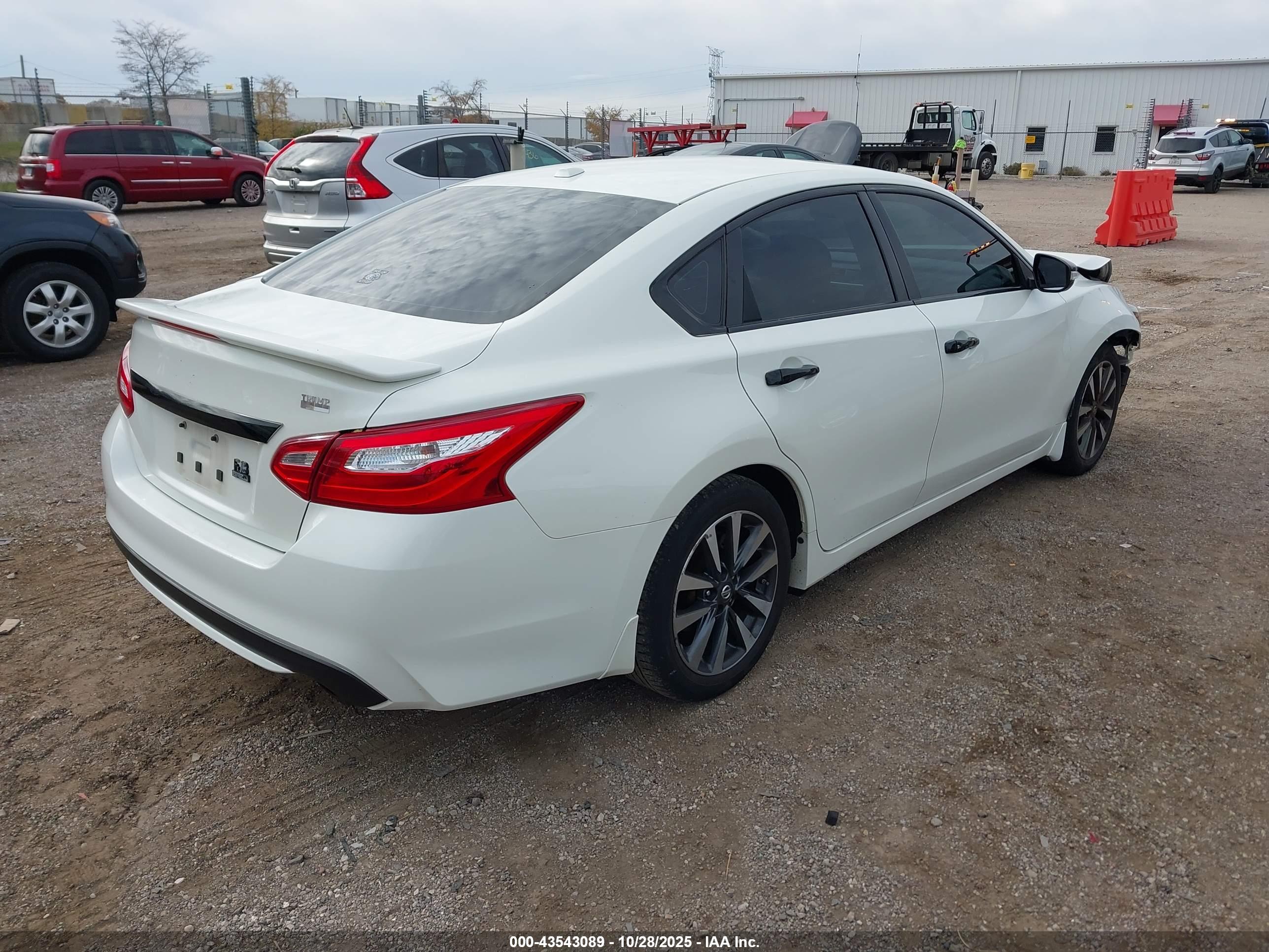 NISSAN ALTIMA image 4