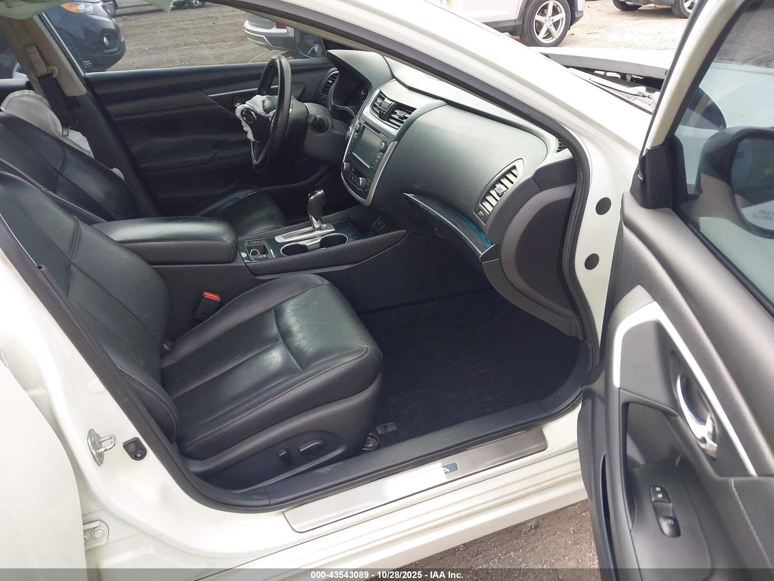 NISSAN ALTIMA image 5