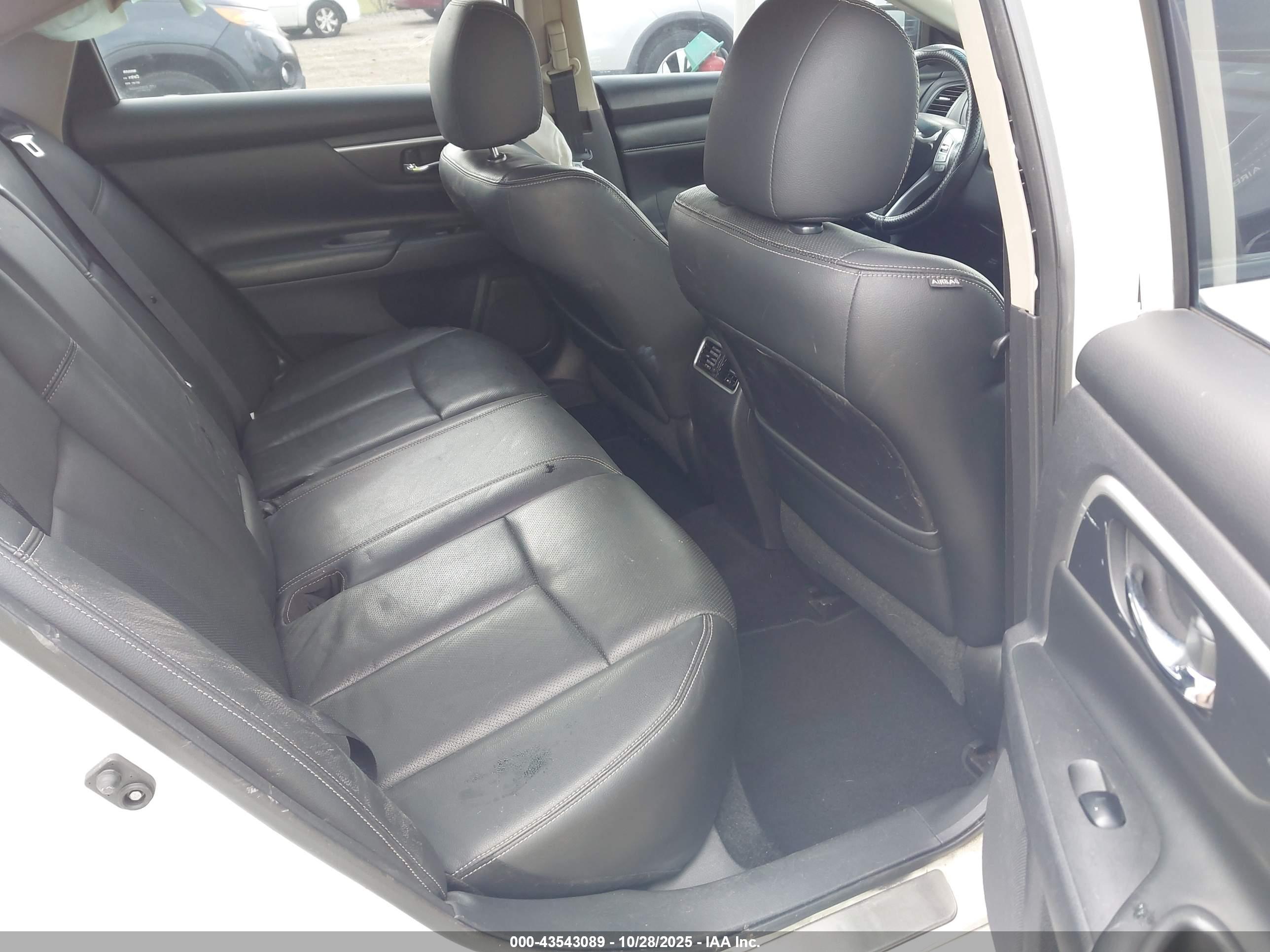 NISSAN ALTIMA image 8