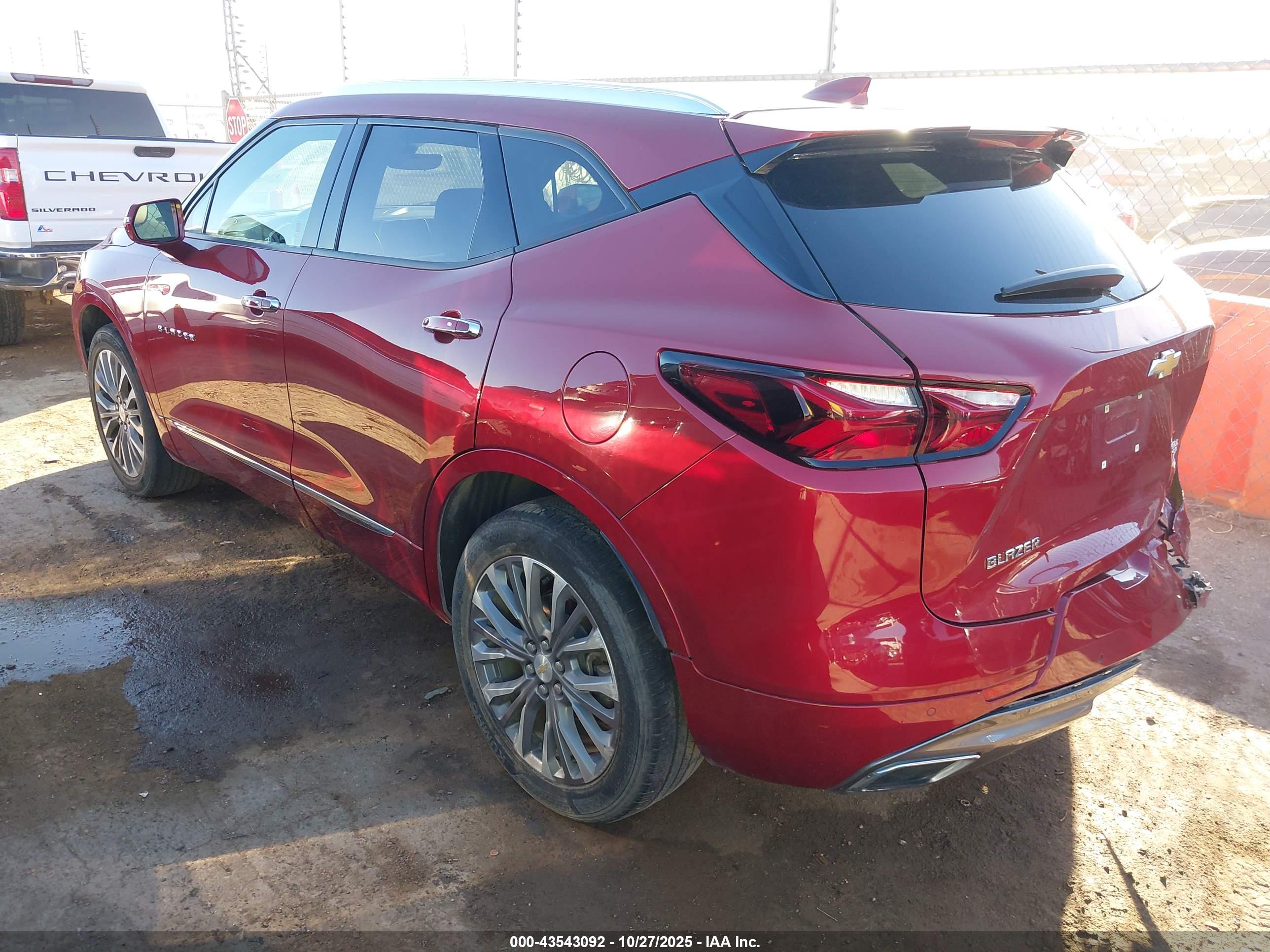 CHEVROLET BLAZER image 3