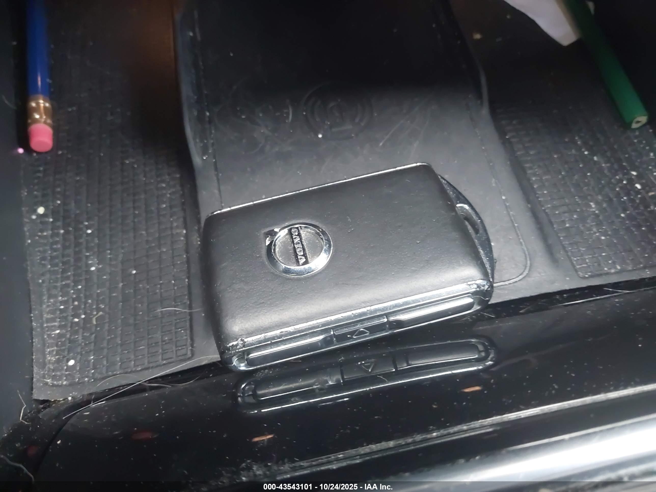 VOLVO XC40 image 11