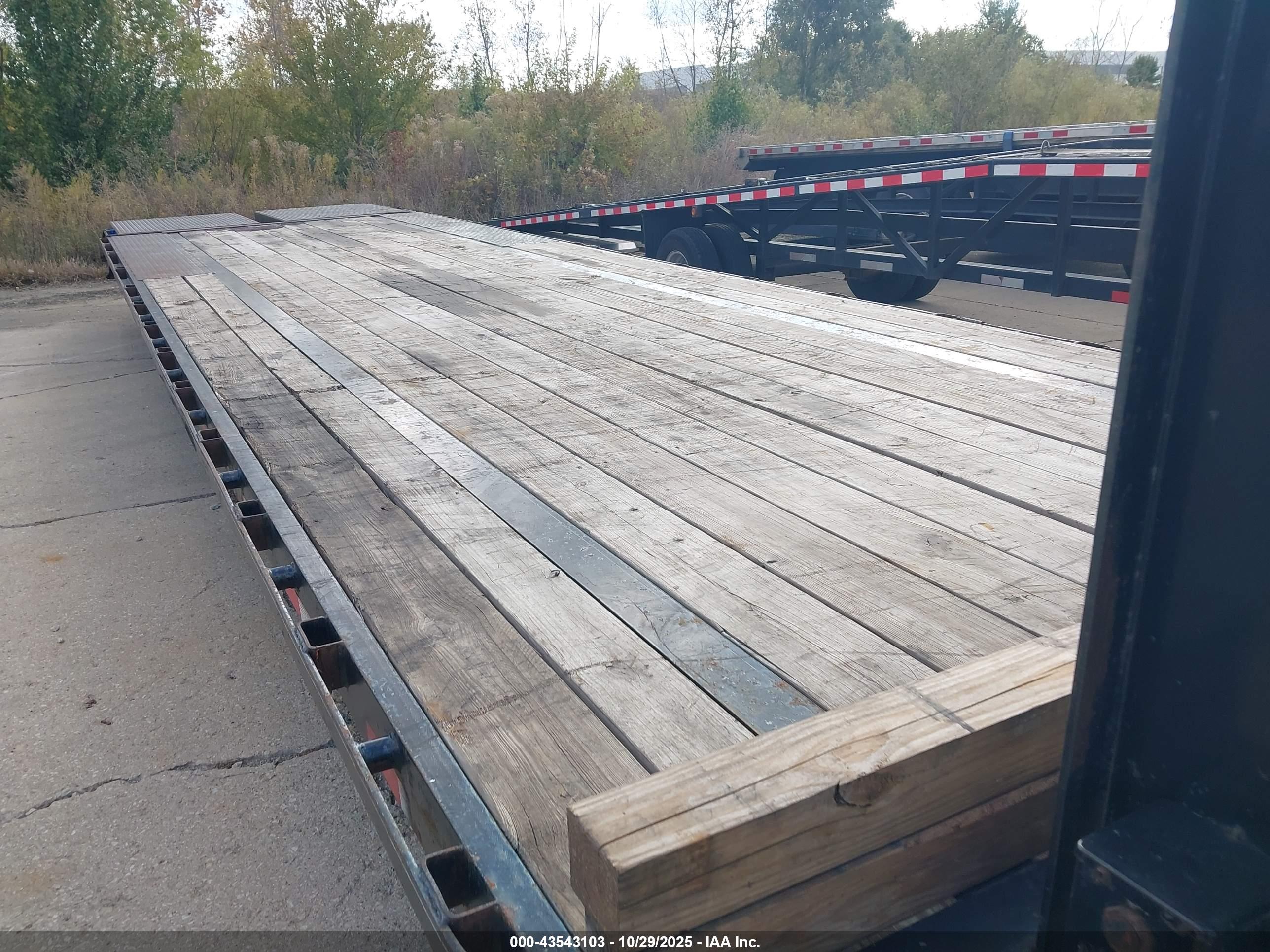 TRAILER ROUND image 8