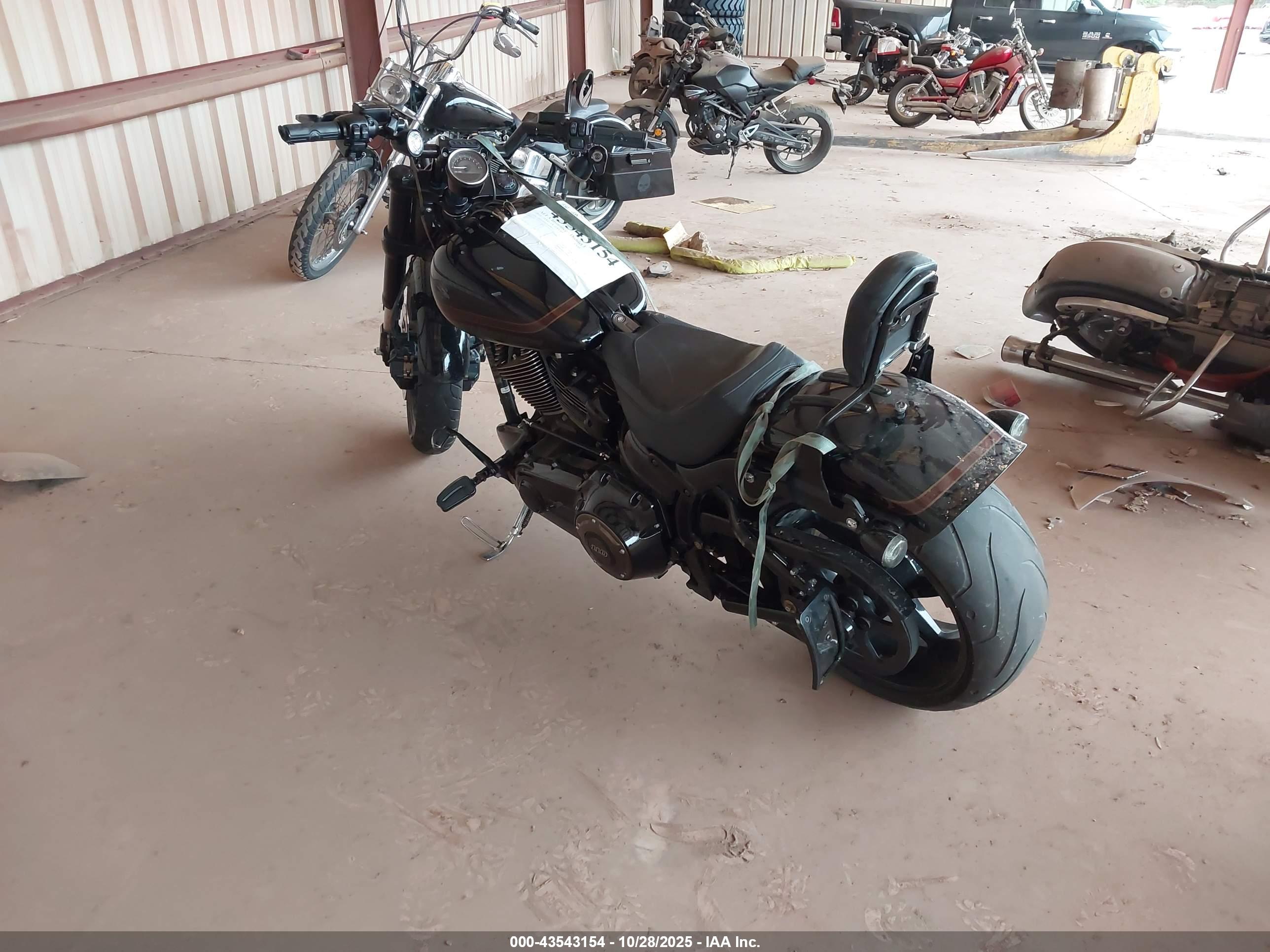 HARLEY-DAVIDSON FXSE image 3