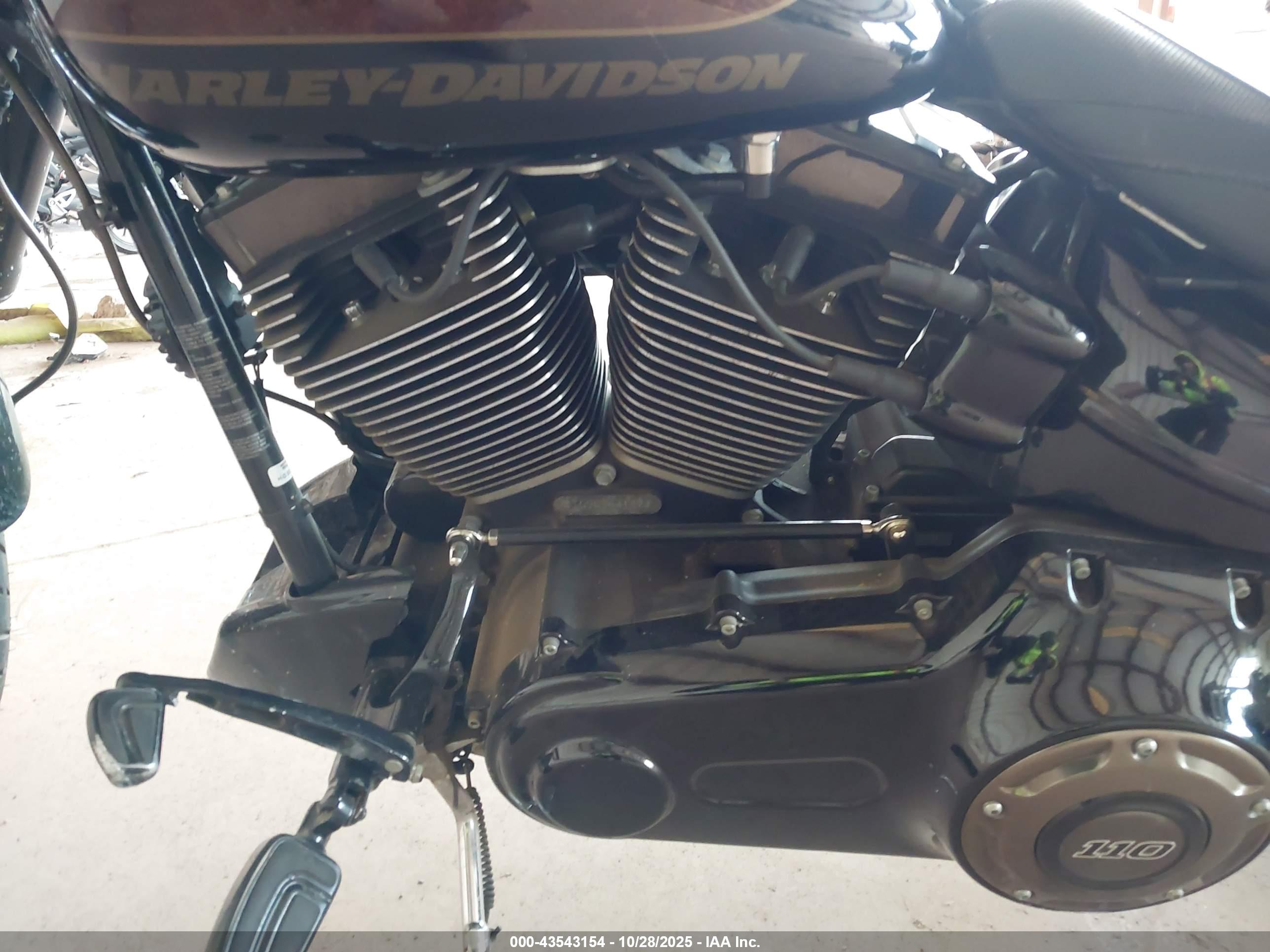 HARLEY-DAVIDSON FXSE image 9