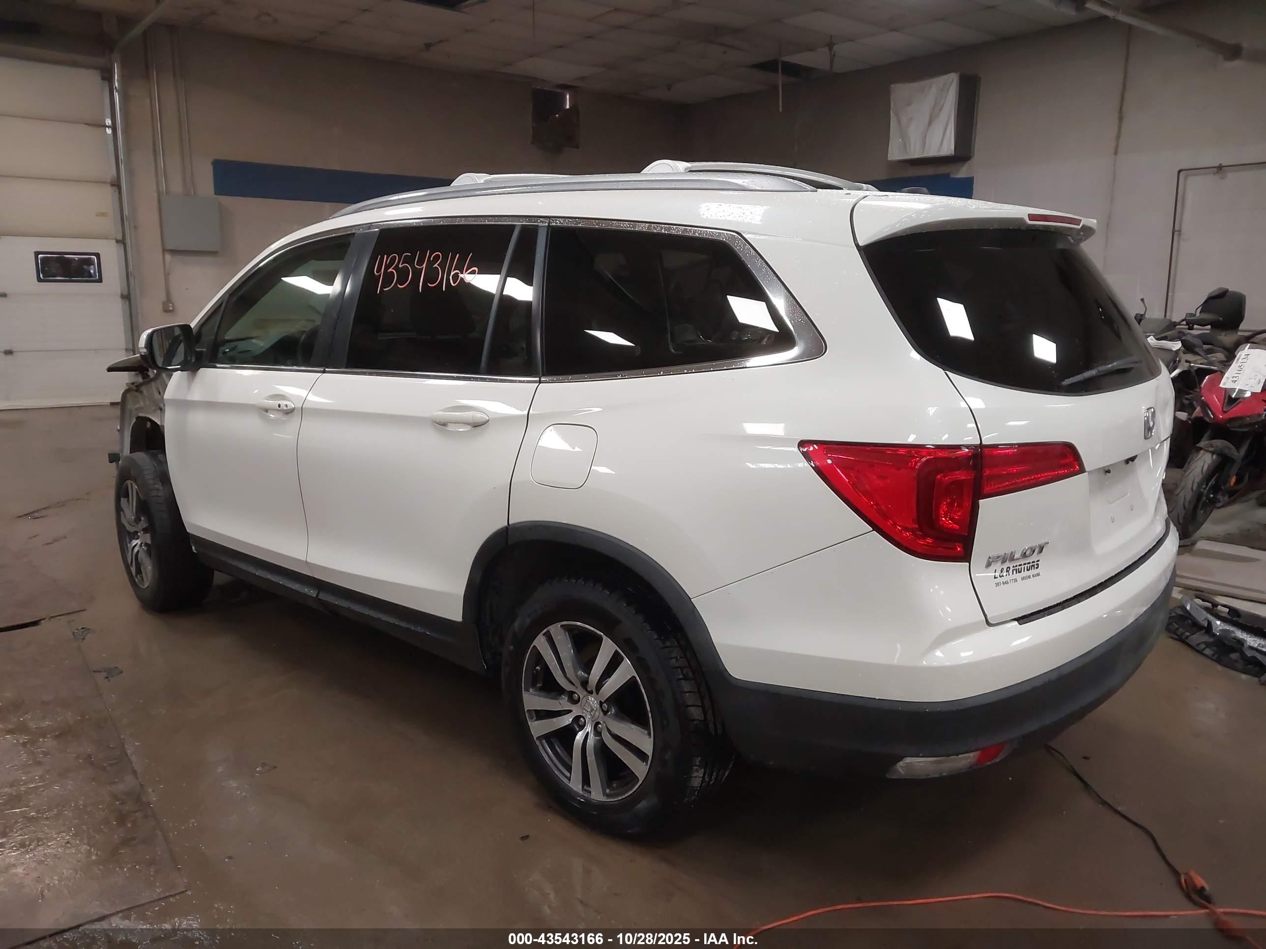 HONDA PILOT image 3