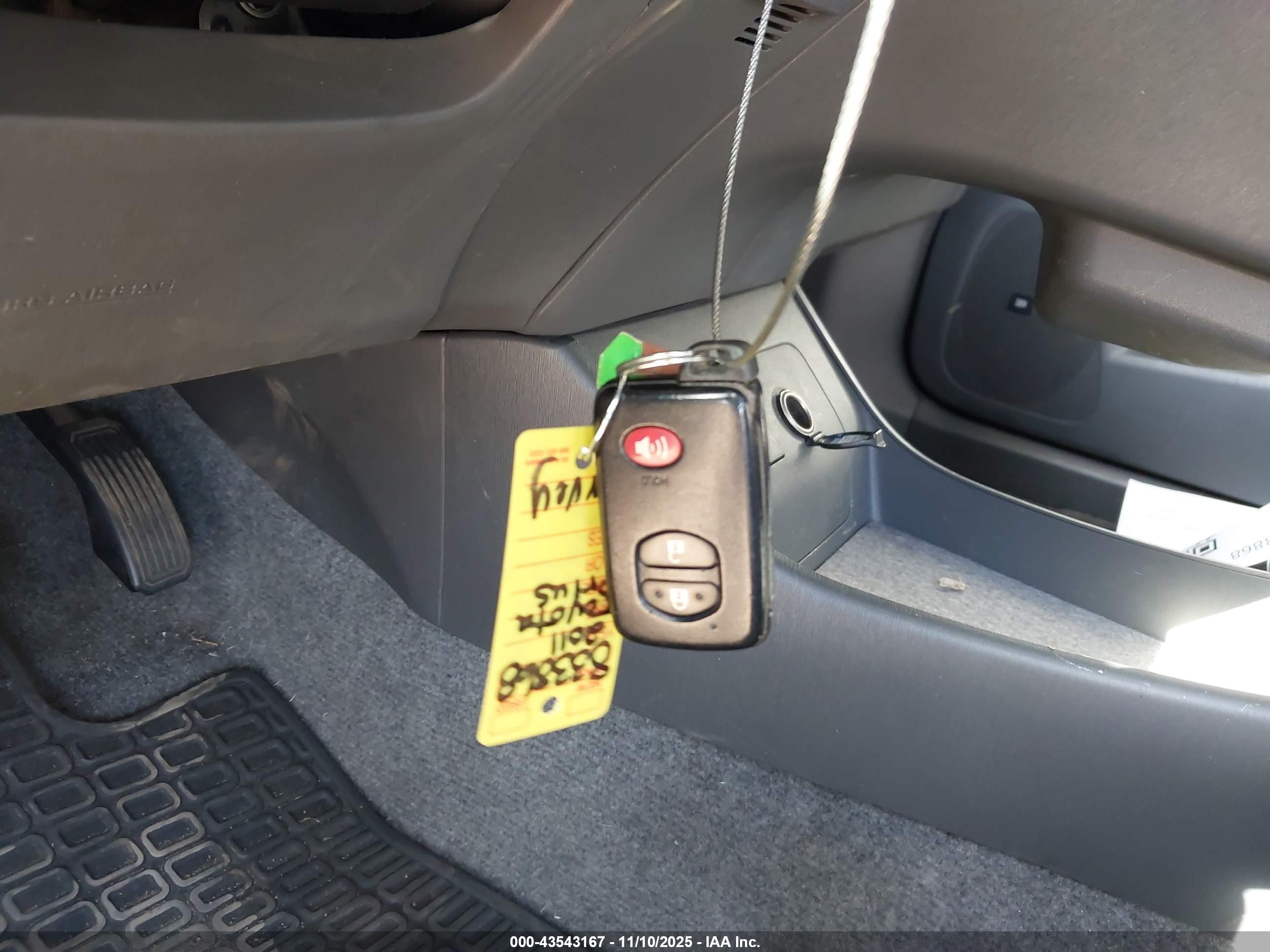 TOYOTA PRIUS image 11