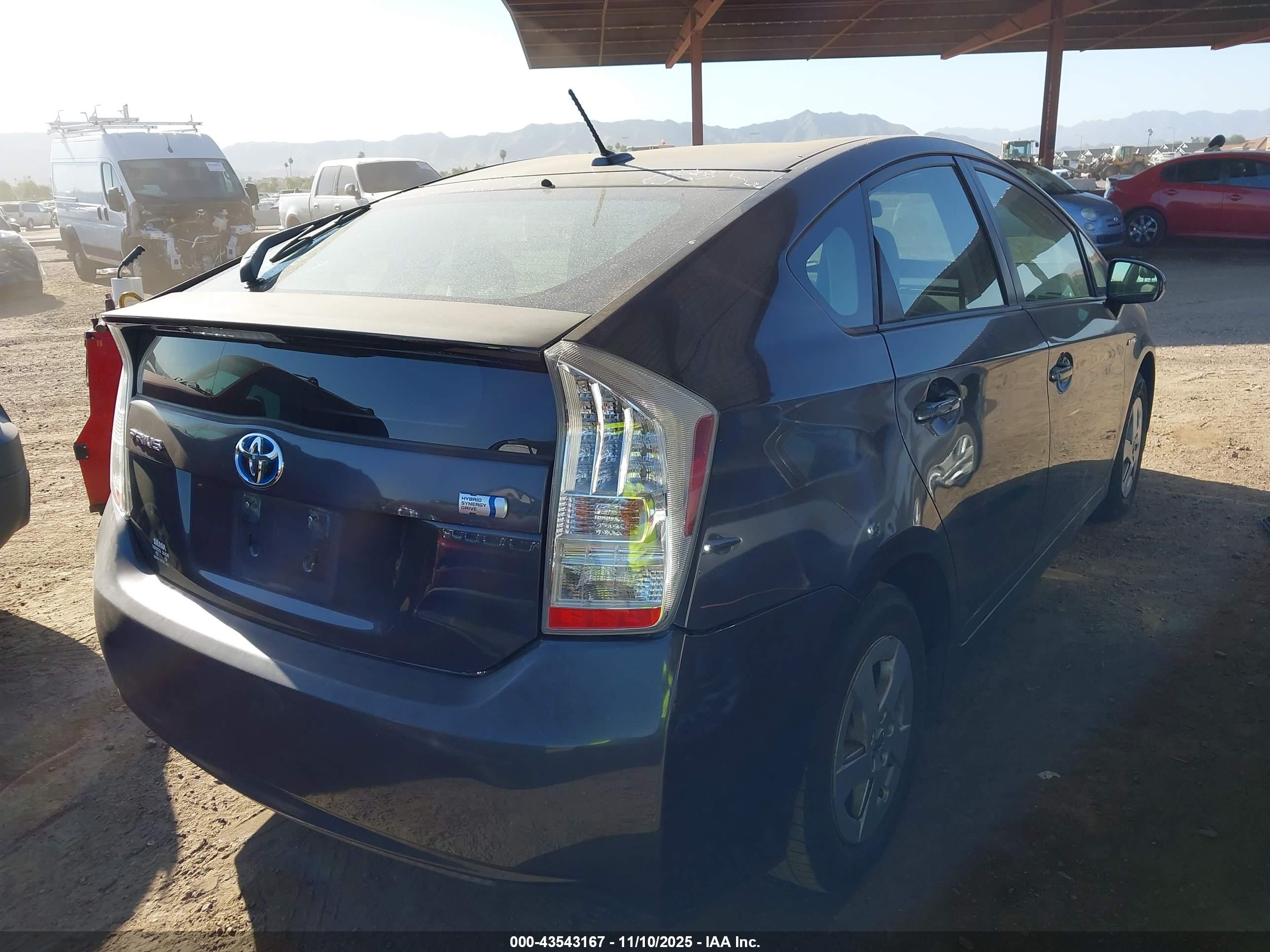 TOYOTA PRIUS image 4