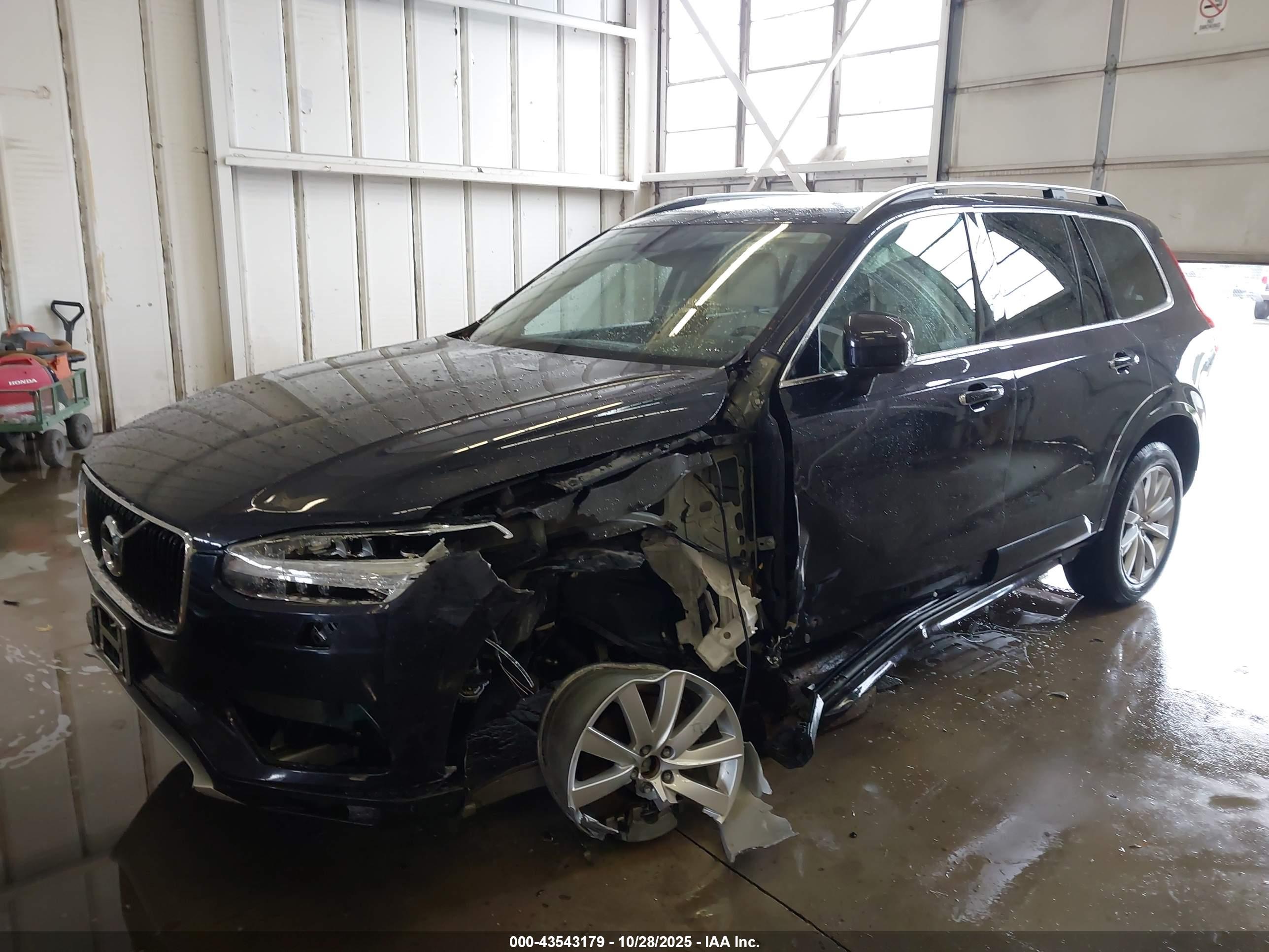 VOLVO XC90 image 2