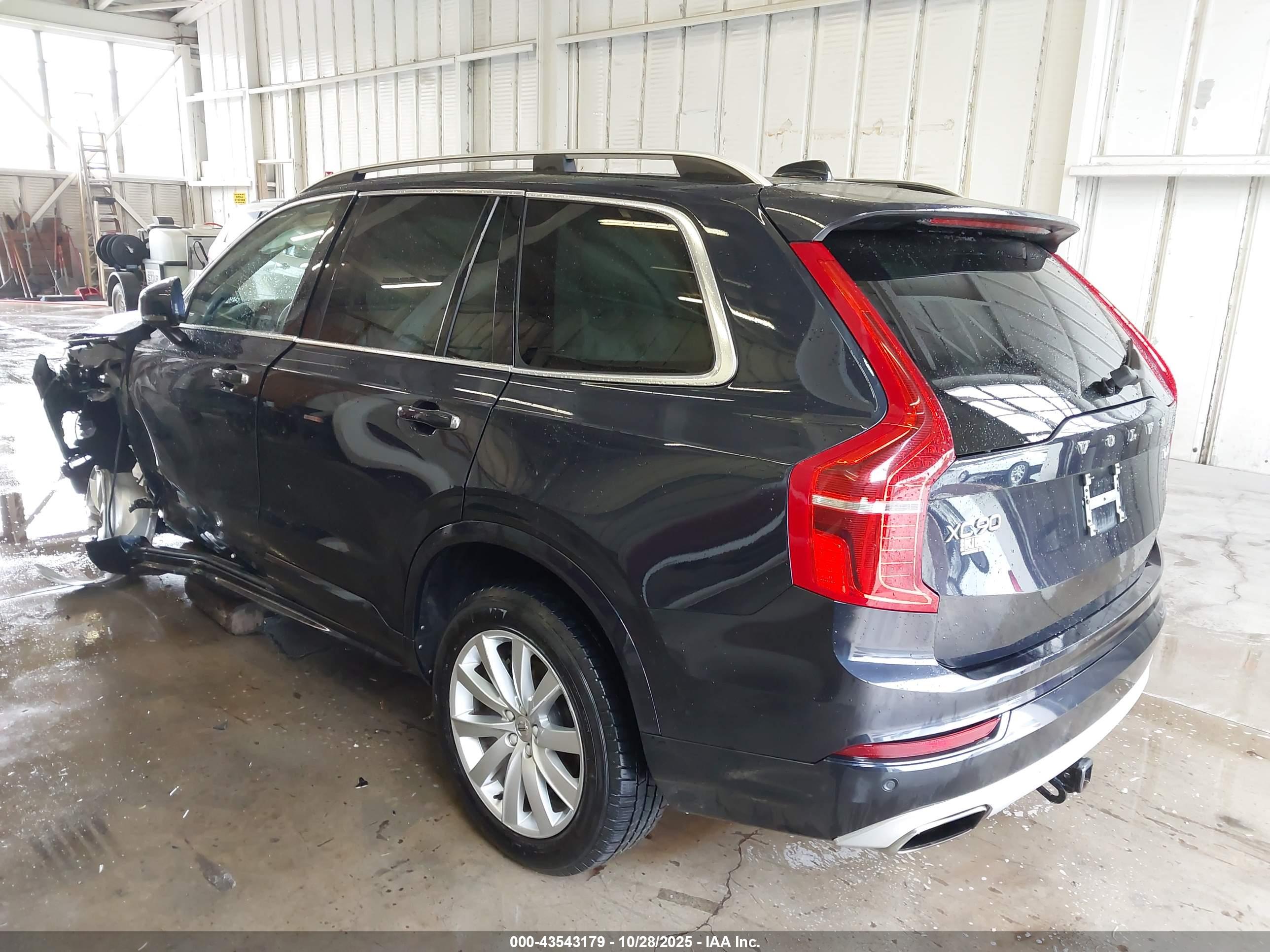VOLVO XC90 image 3