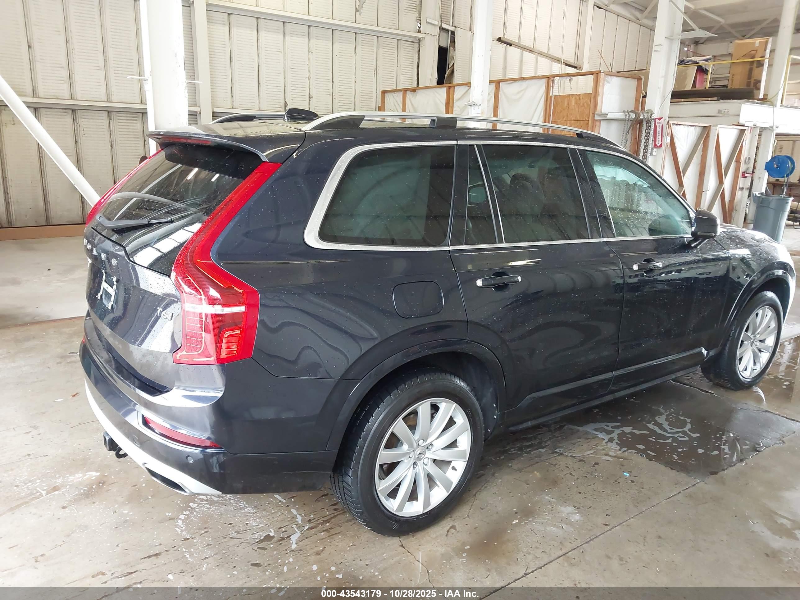 VOLVO XC90 image 4