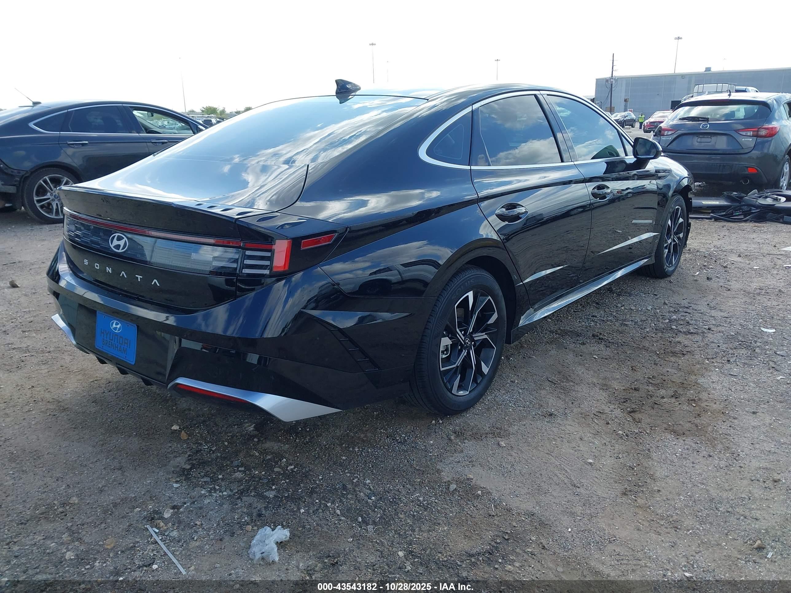 HYUNDAI SONATA image 4