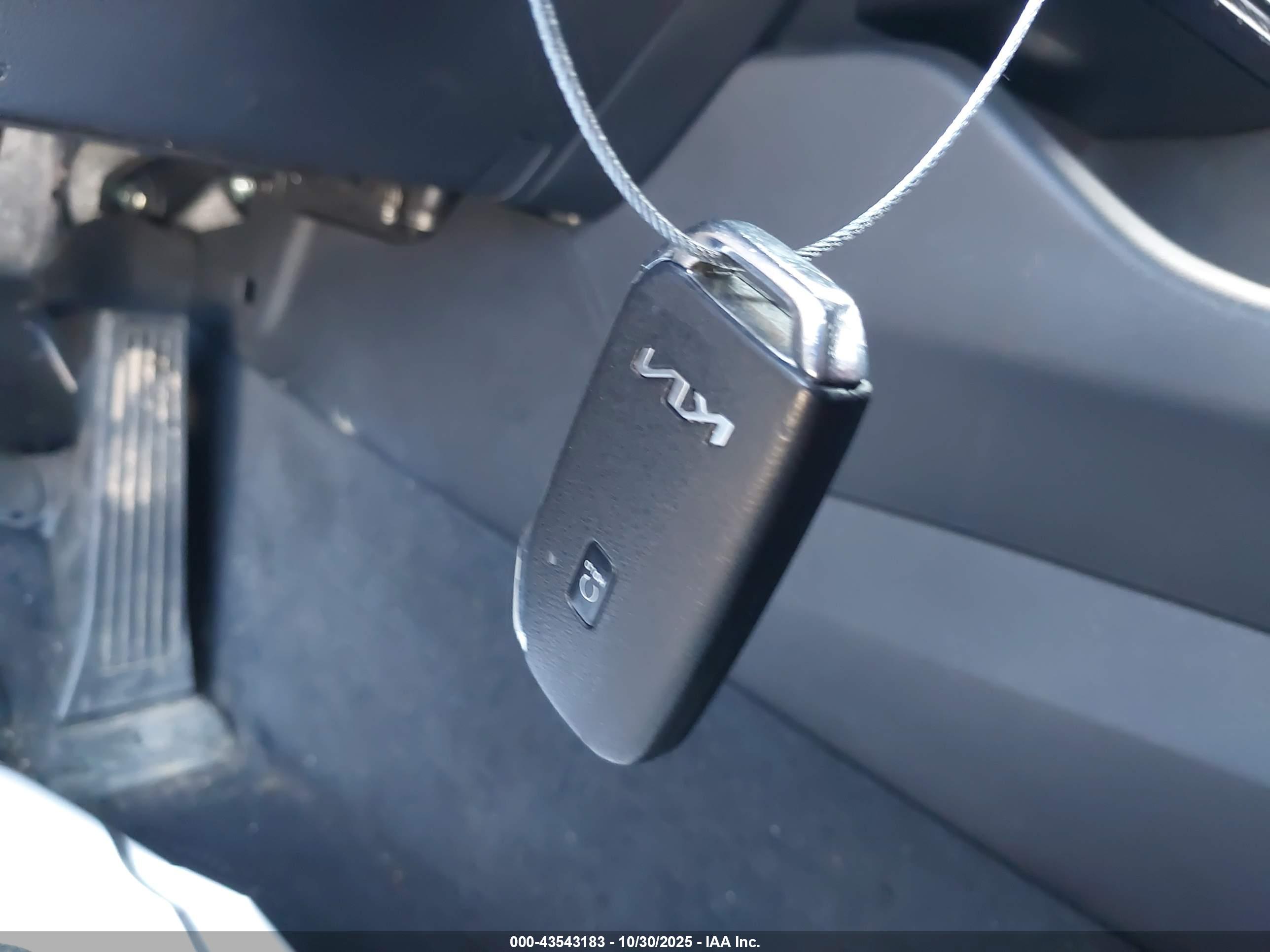 KIA K5 image 11
