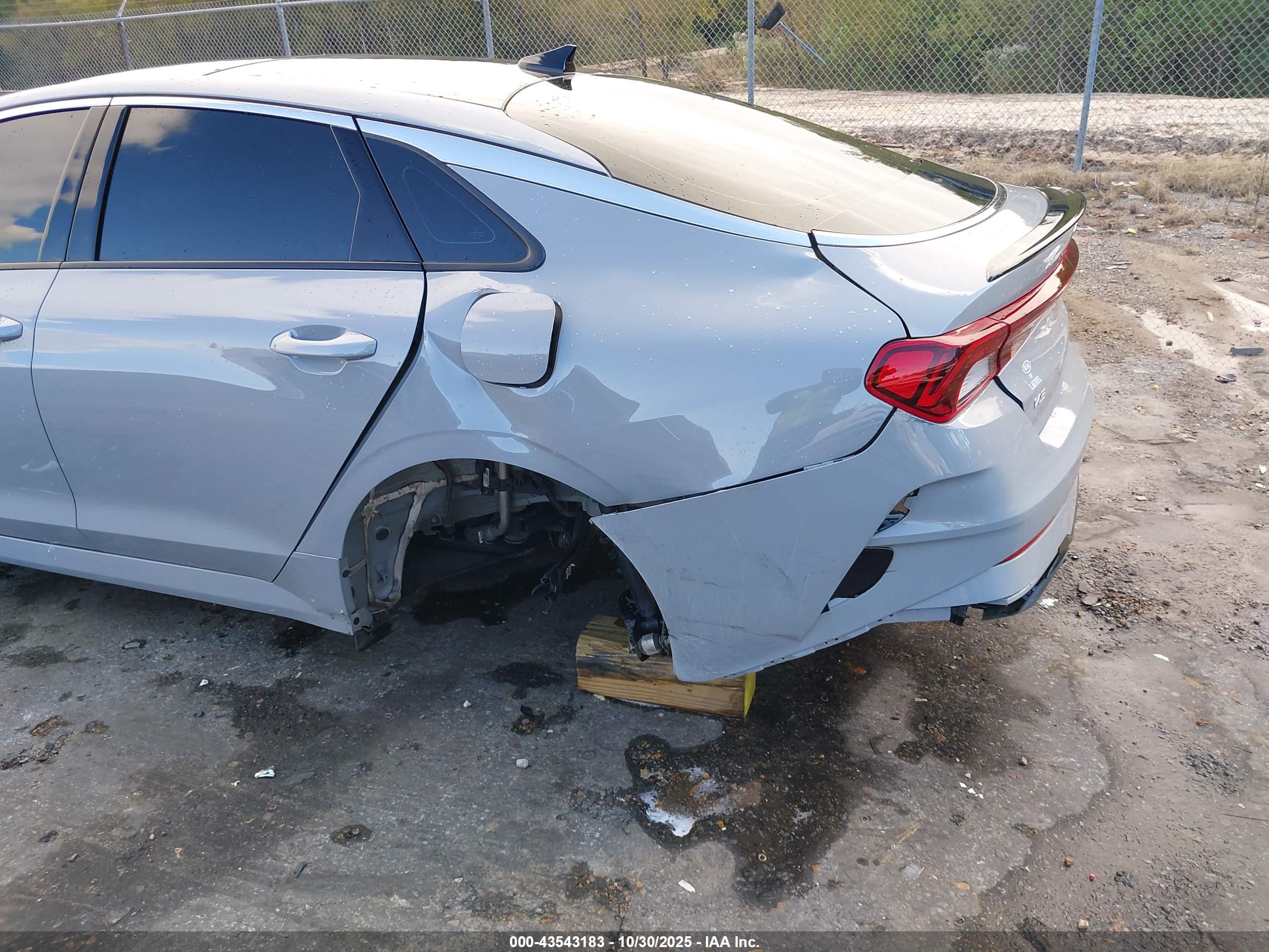 KIA K5 image 6