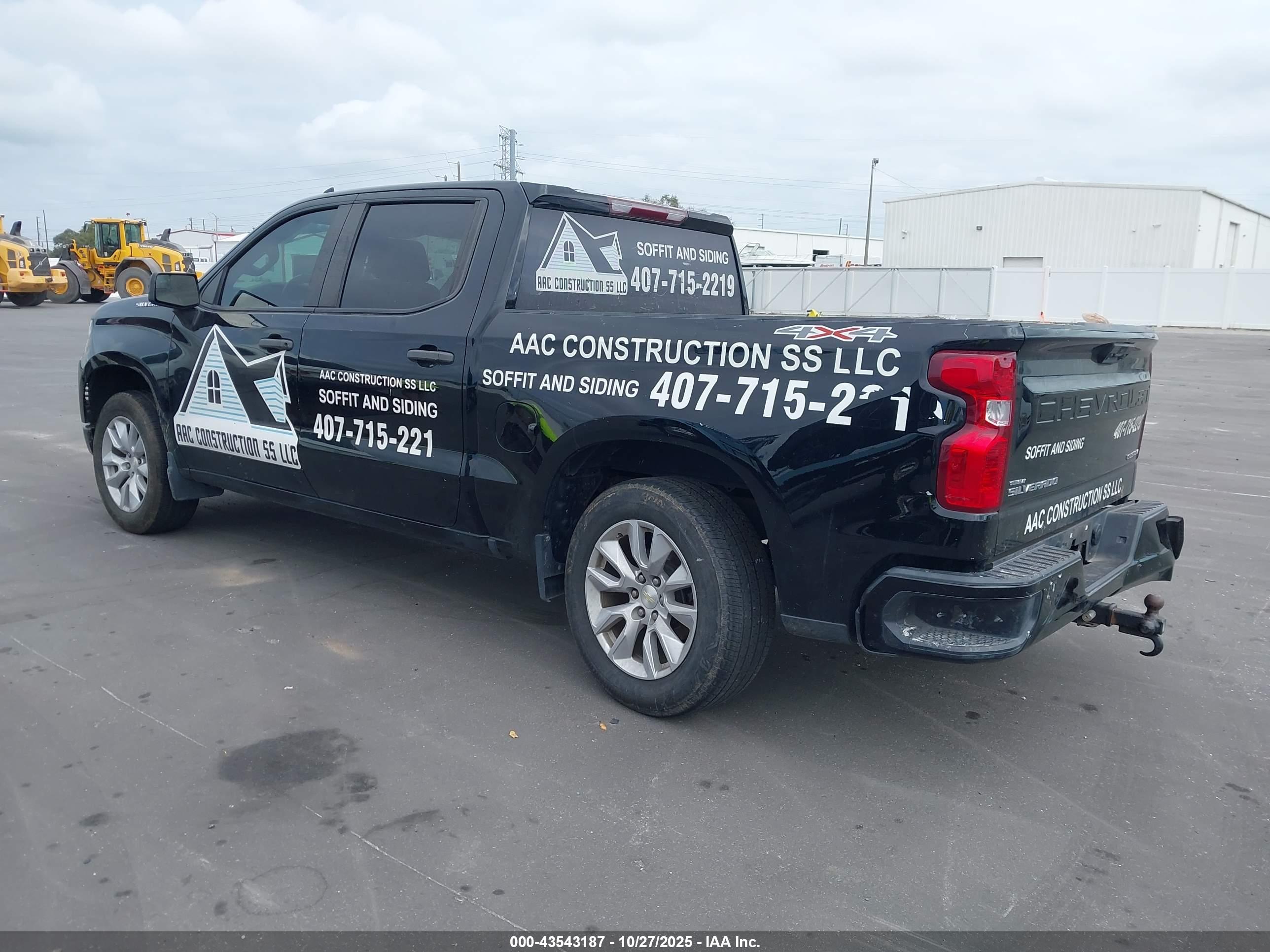 CHEVROLET SILVERADO image 3