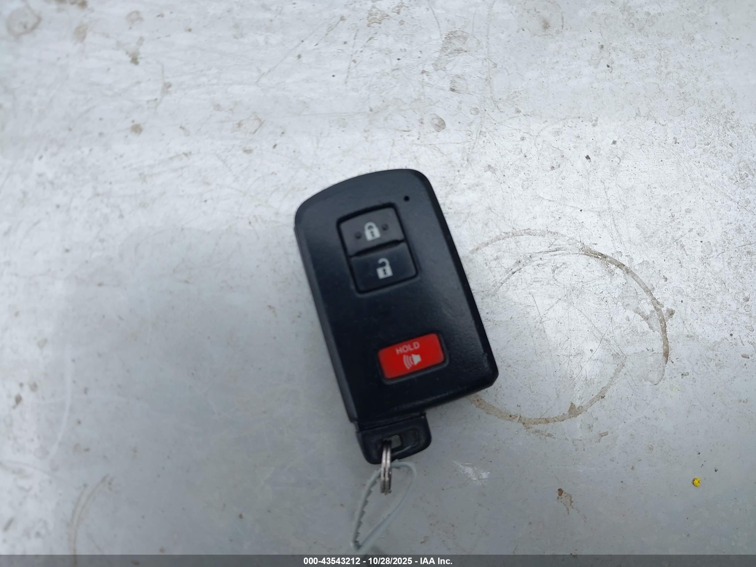 TOYOTA PRIUS image 11