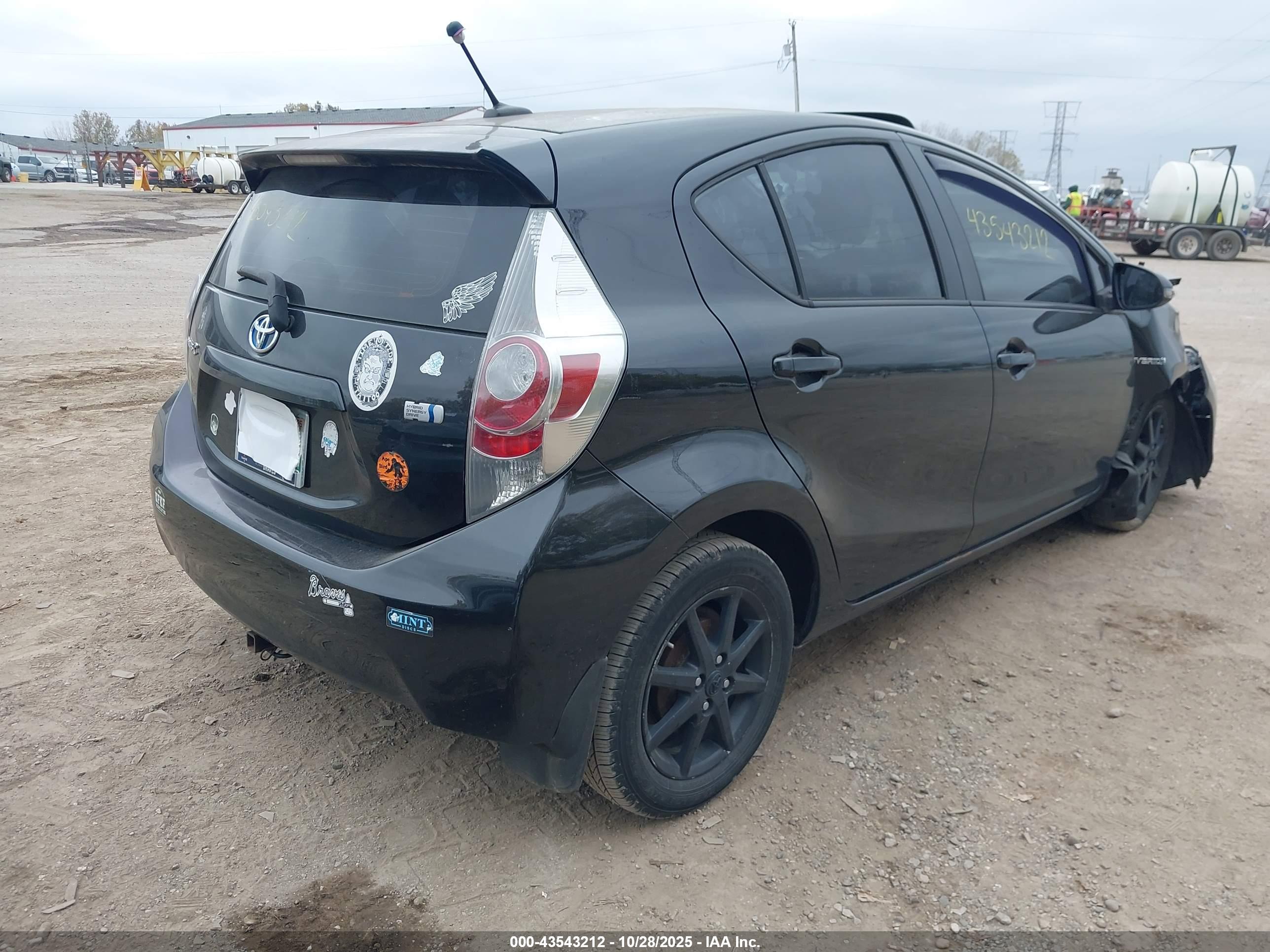 TOYOTA PRIUS image 4