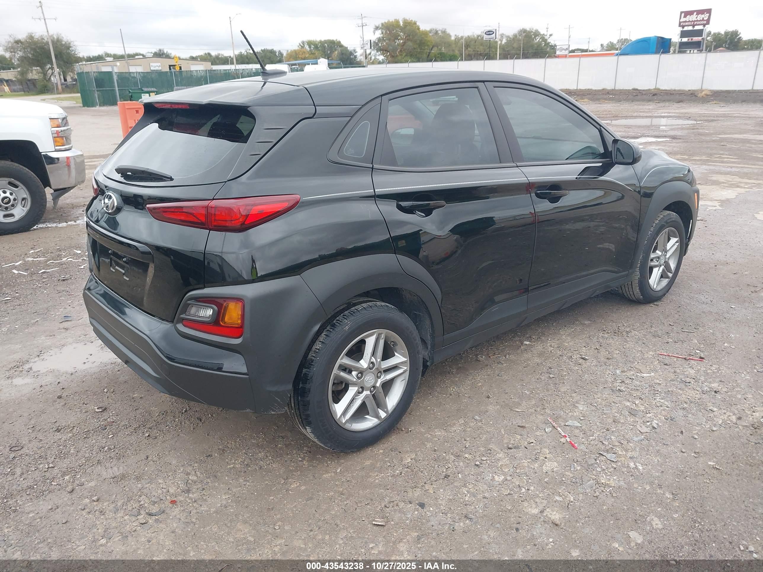 HYUNDAI KONA image 4