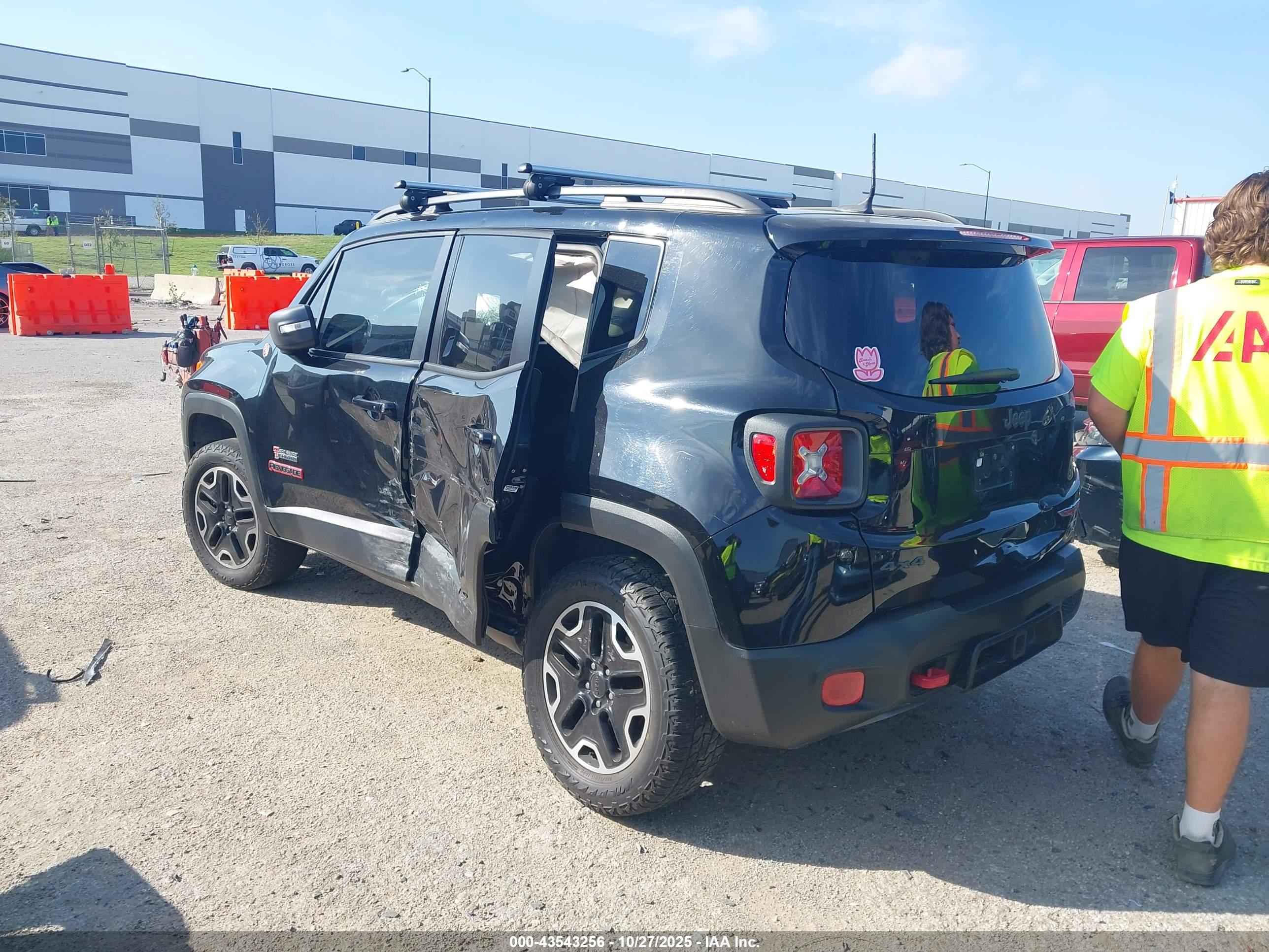 JEEP RENEGADE image 3