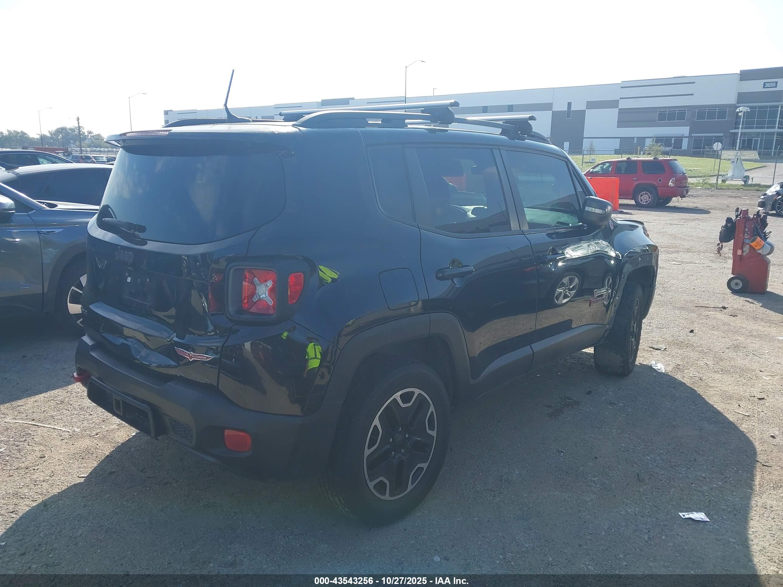JEEP RENEGADE image 4