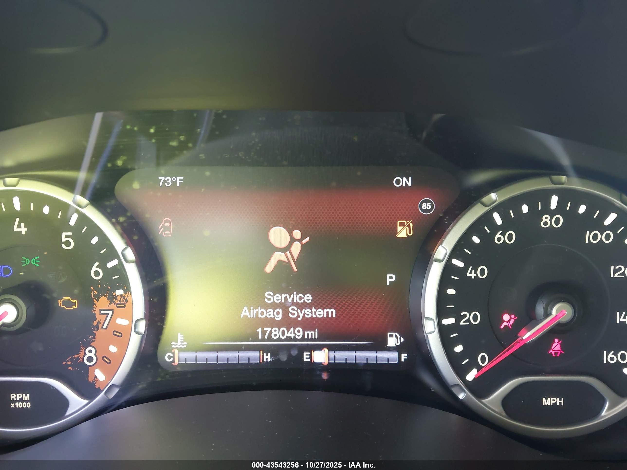 JEEP RENEGADE image 7