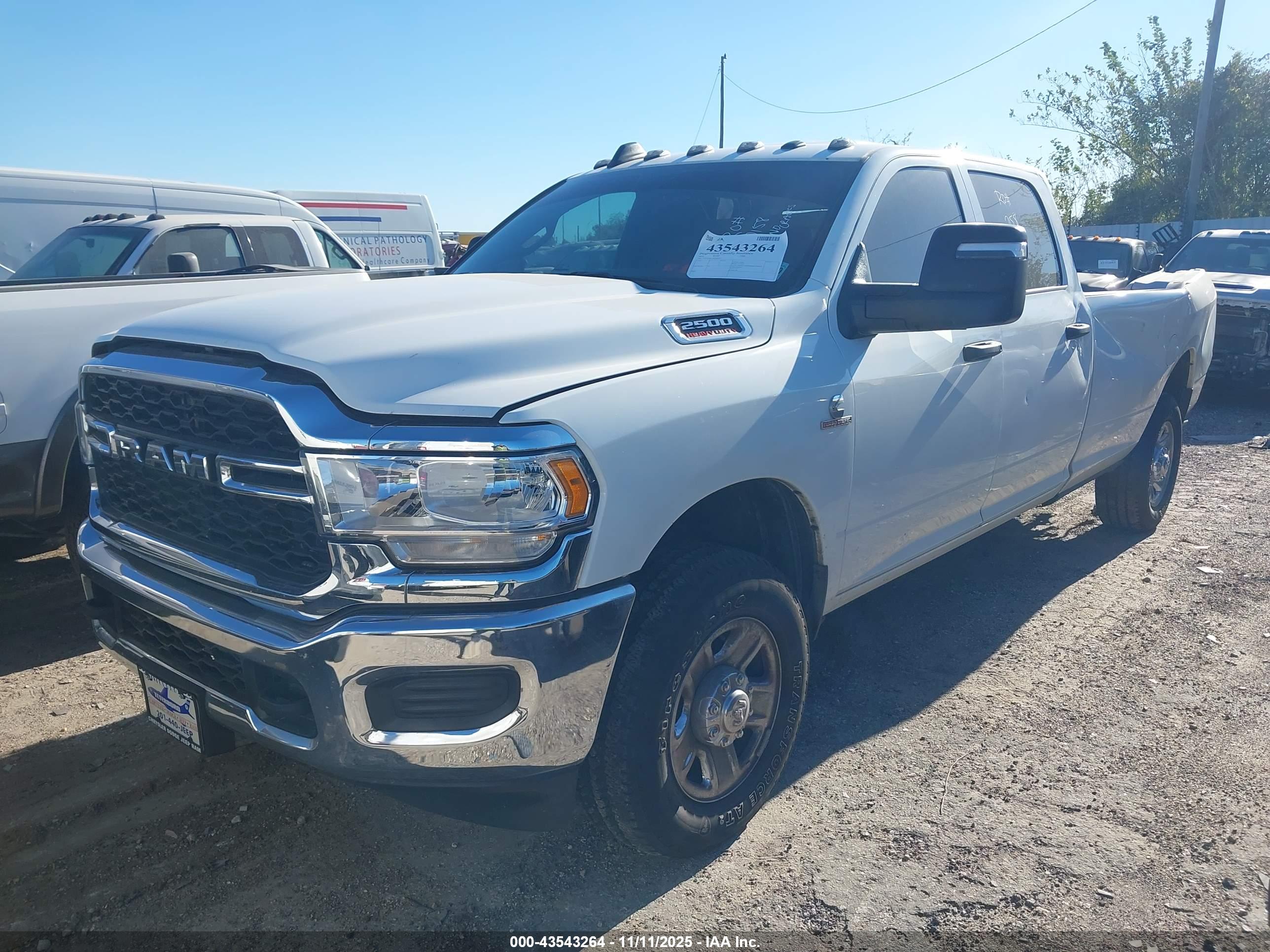 RAM 2500 image 2
